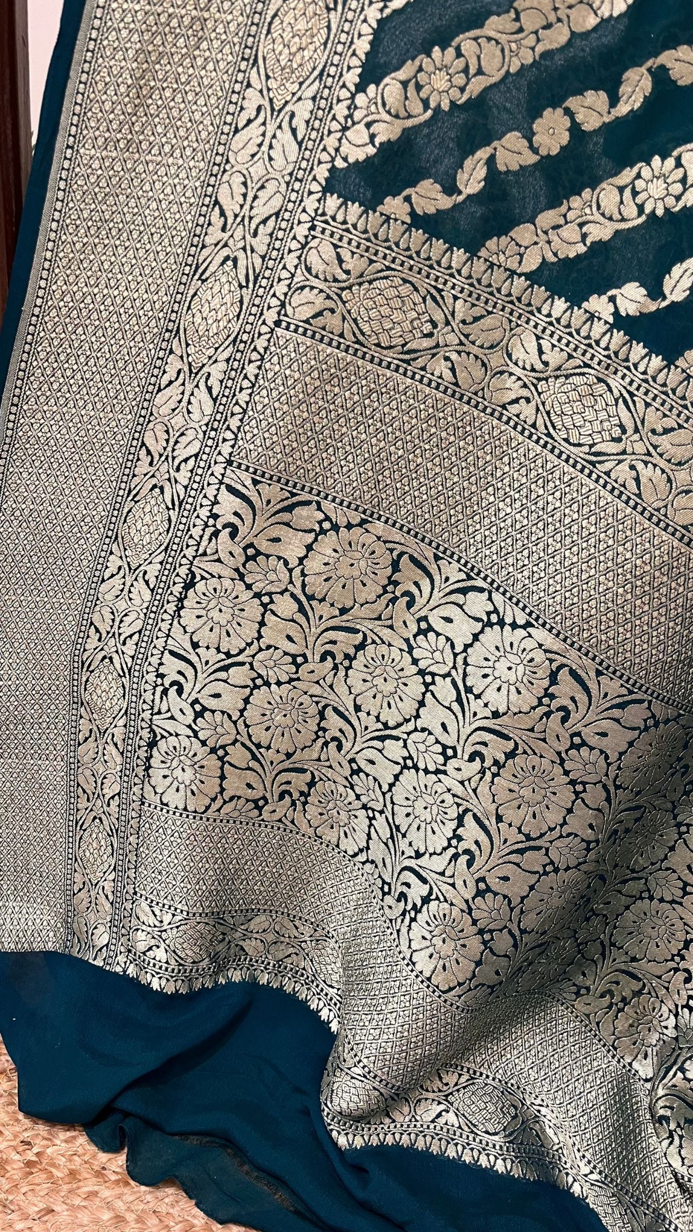 Khaddi Georgette Handloom Banarasi Saree