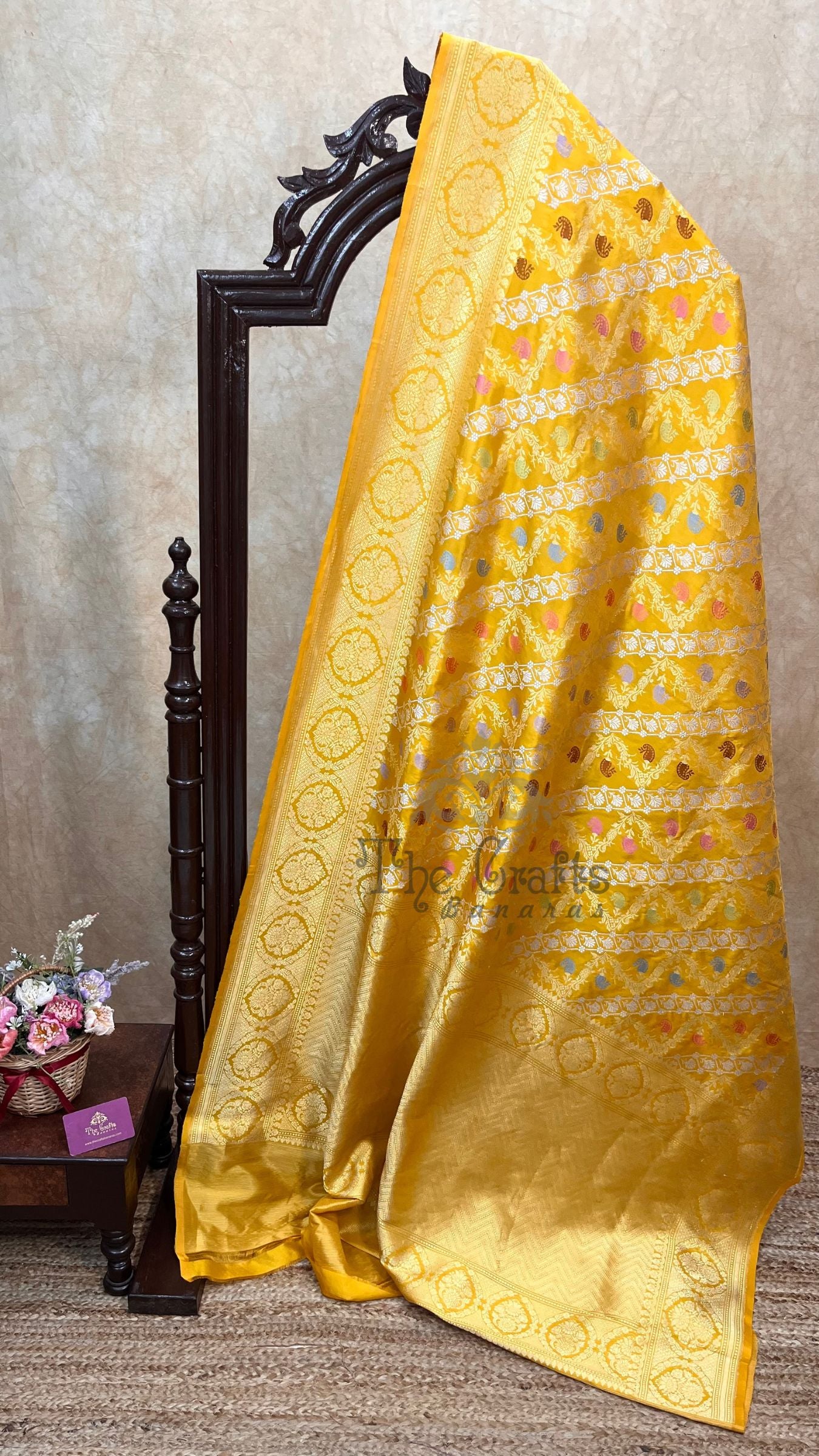 Pure Katan Silk Handloom Banarasi Saree - All Over Kadiyal Jaal Work