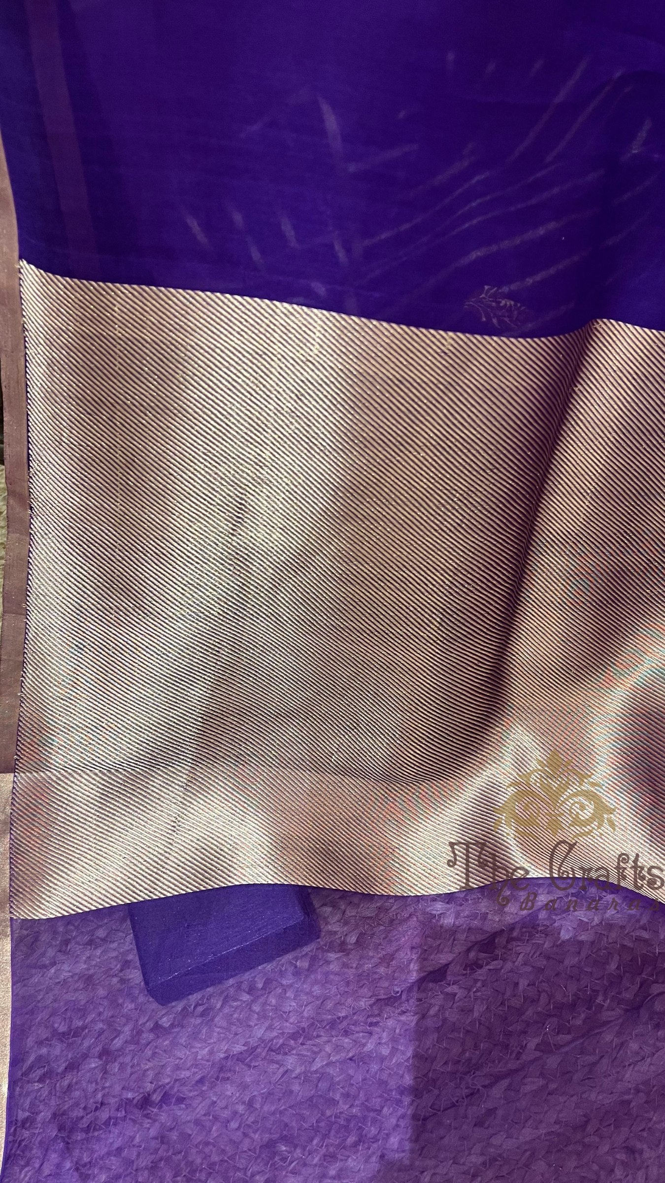 Pure Kora Silk Handloom Banarasi Saree - with kadhua motifs