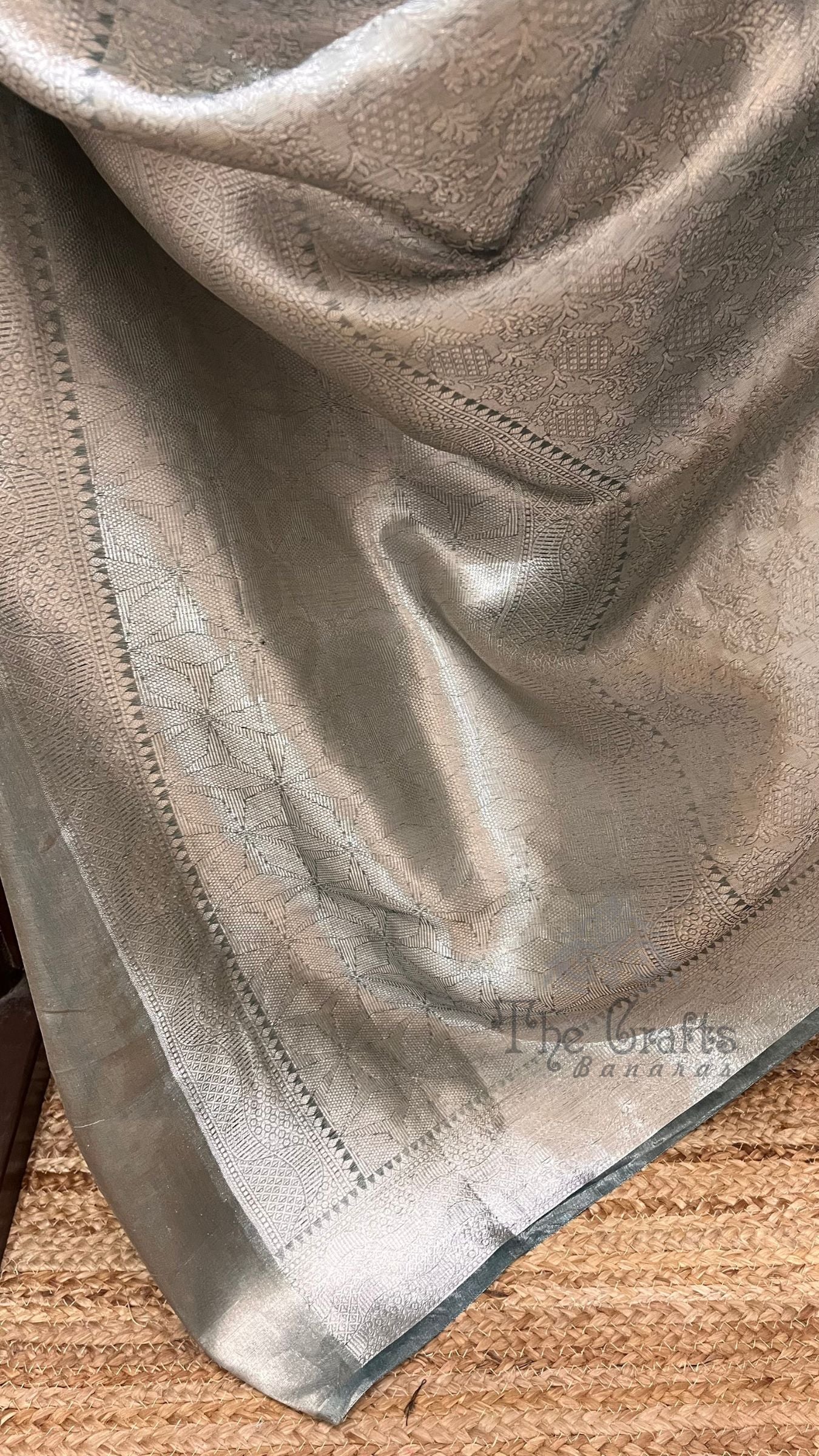 Pure Tissue Brocade Banarasi Saree