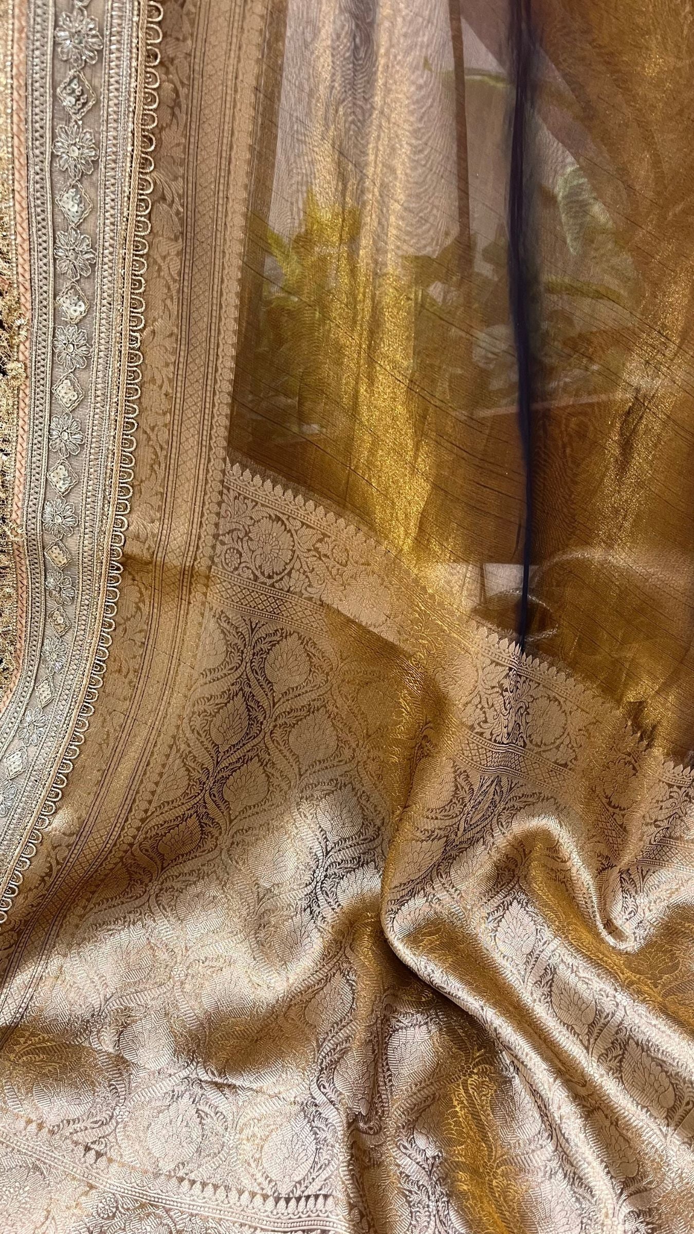 Pure Tissue Silk Handloom Banarasi Saree - with Lace Border