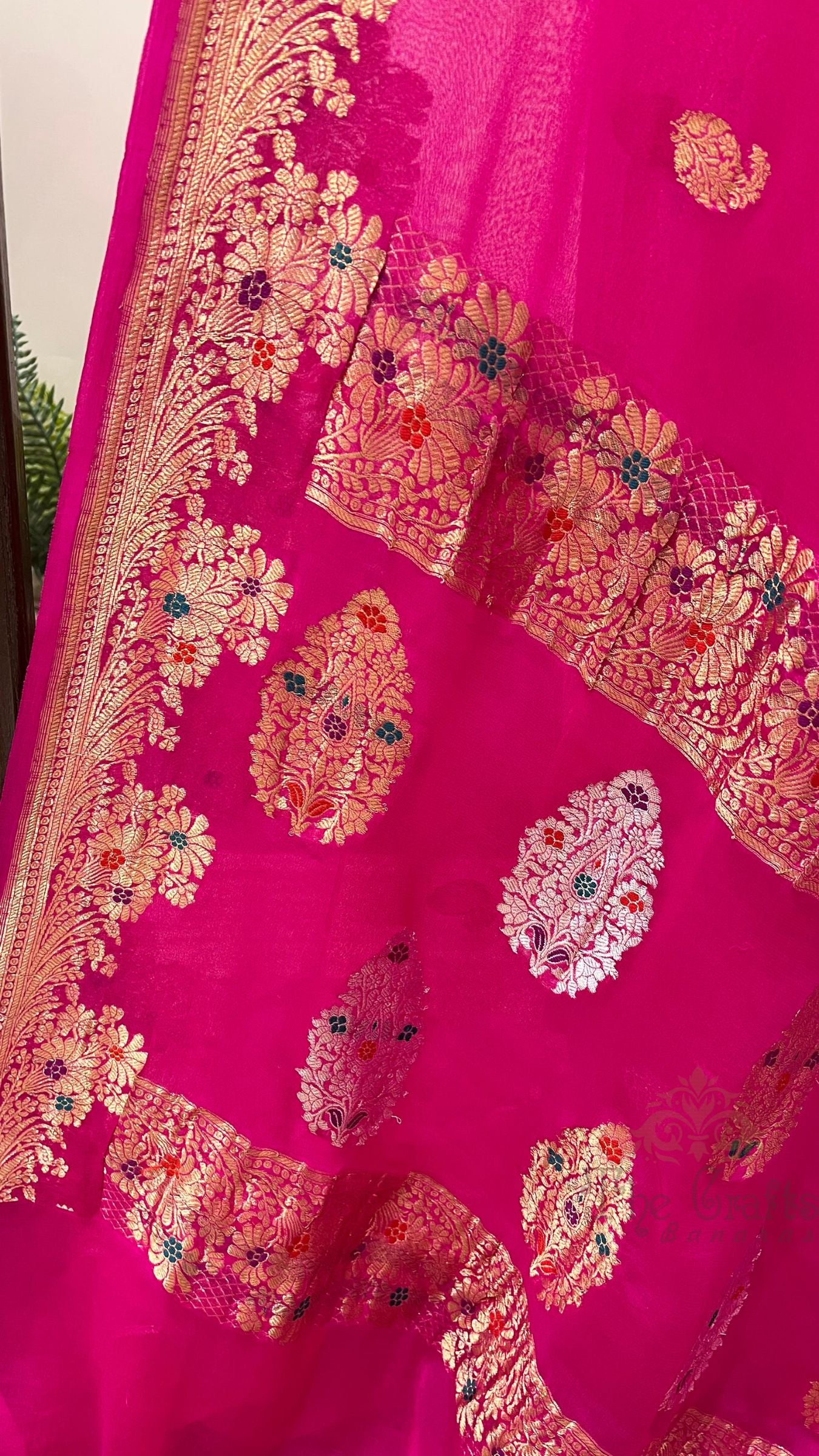Tissue Georgette Handloom Banarasi Saree - with kadhua Meenakari Motifs