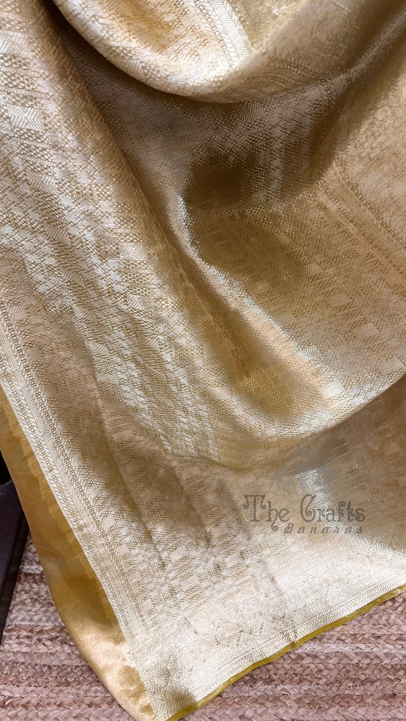 Pure Tissue Brocade Banarasi Saree