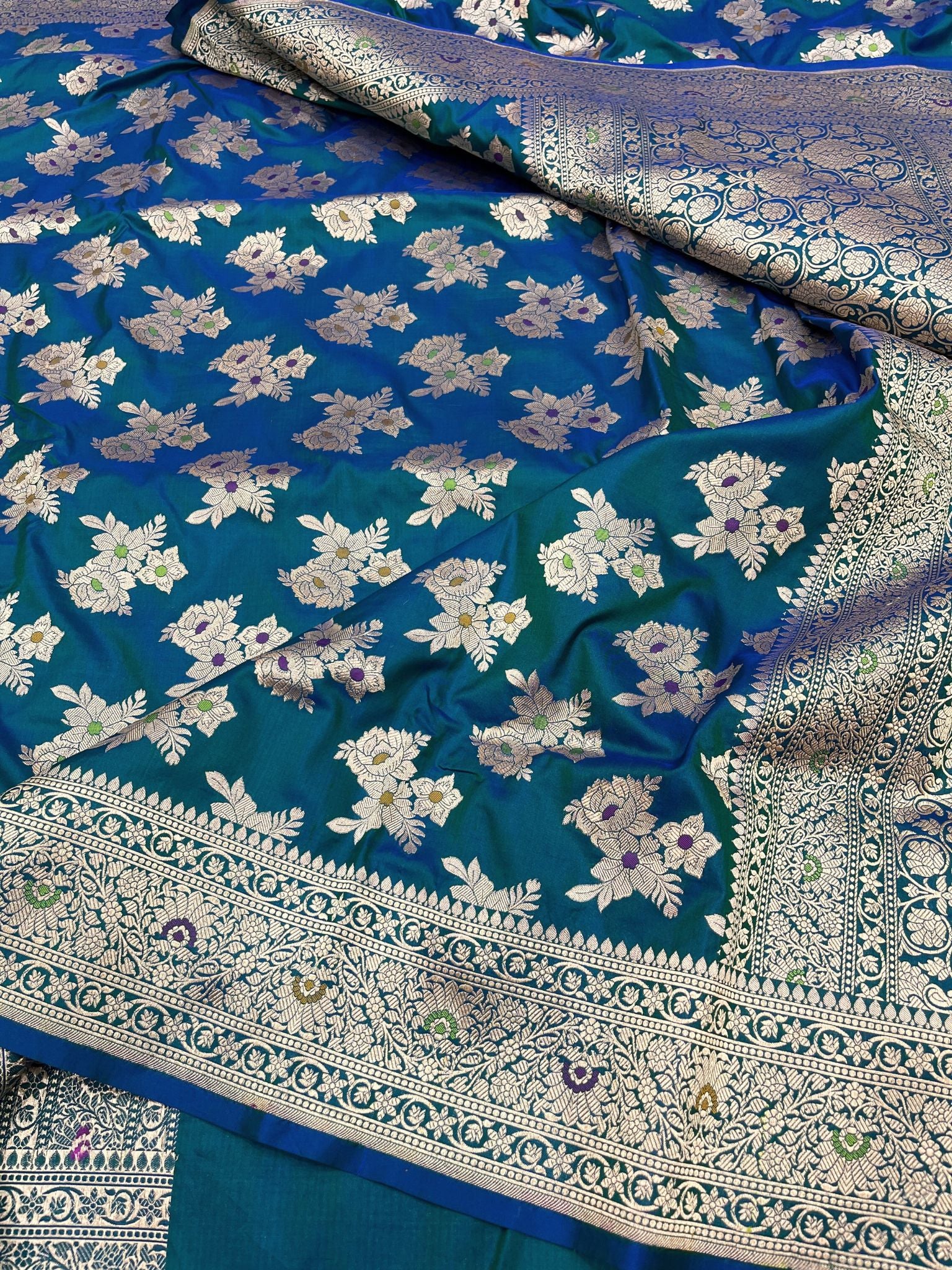 Pure Katan Silk Handloom Banarasi Saree - Jaal Work With Meenakari