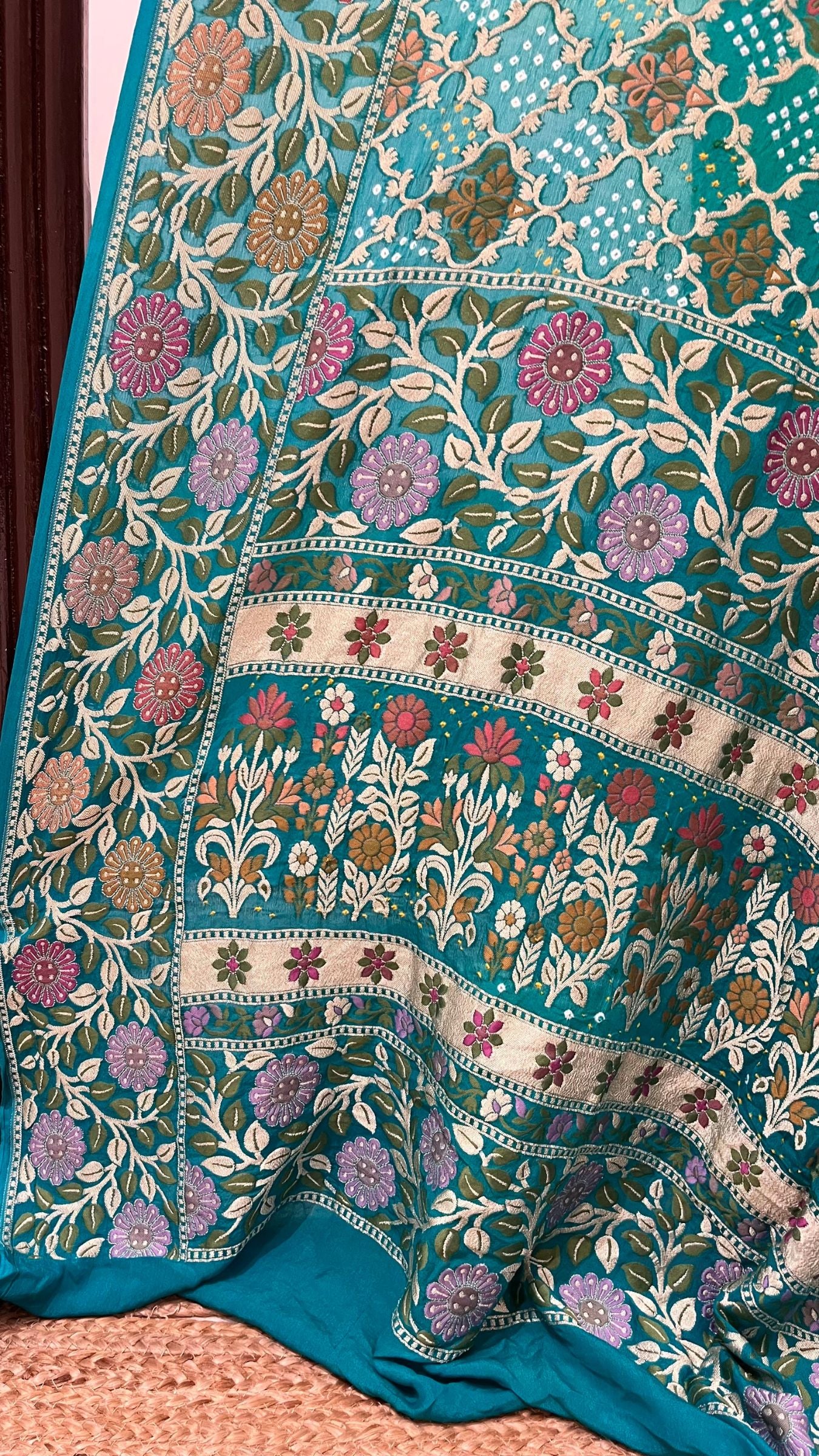 Pure Georgette Banarasi Handloom Bandhej Saree - Jaal with Meenakari