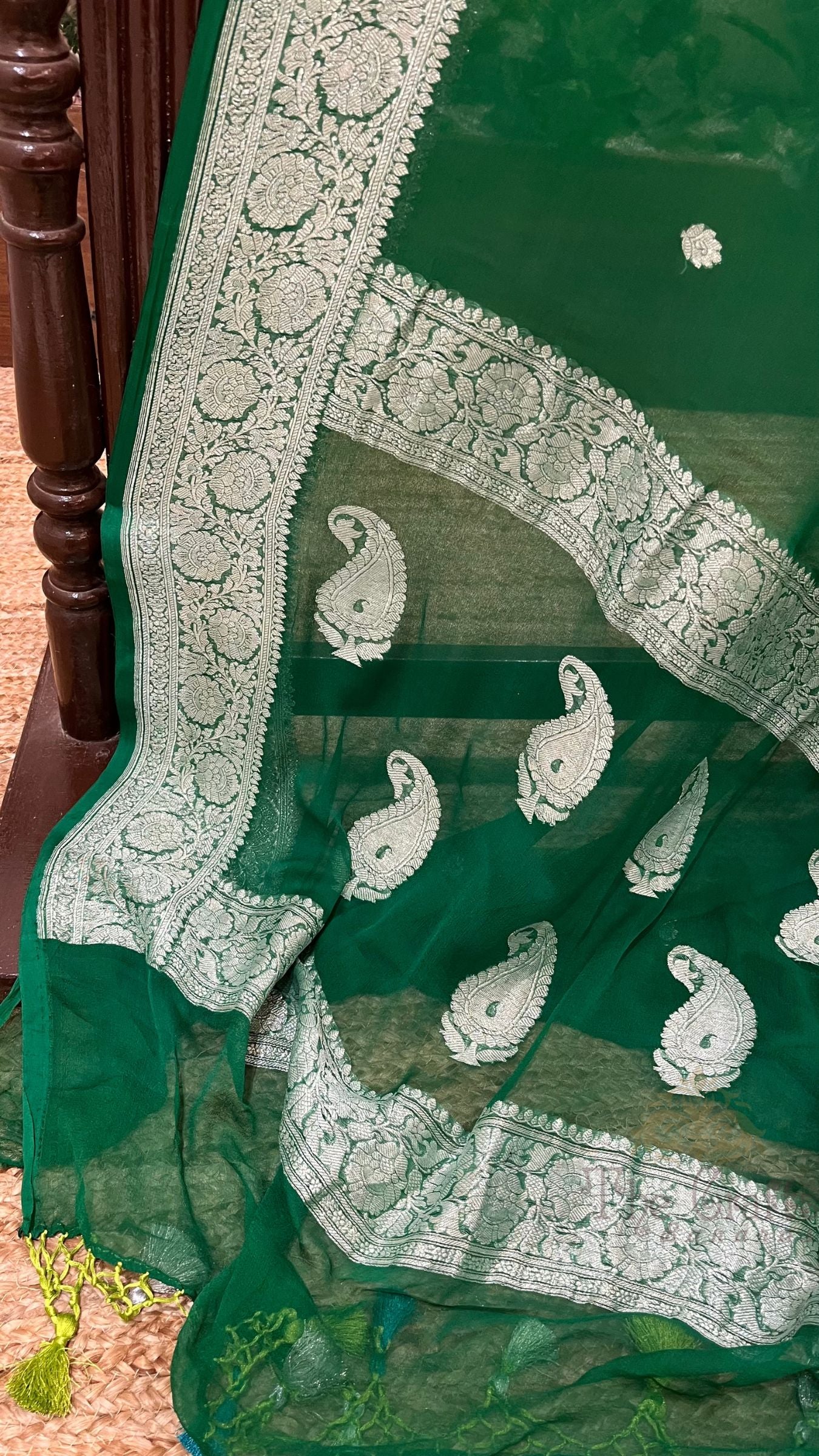 Pure Georgette Handloom Banarasi Saree - Silver Zari