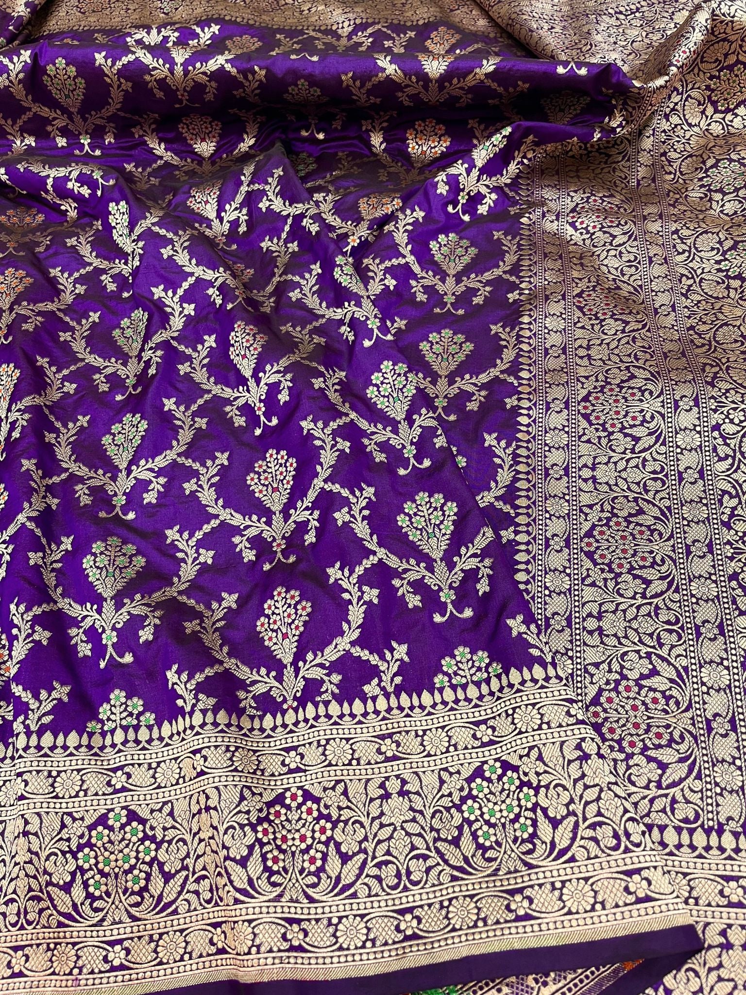 Pure Katan Silk Handloom Banarasi Saree - Jaal Work With Meenakari