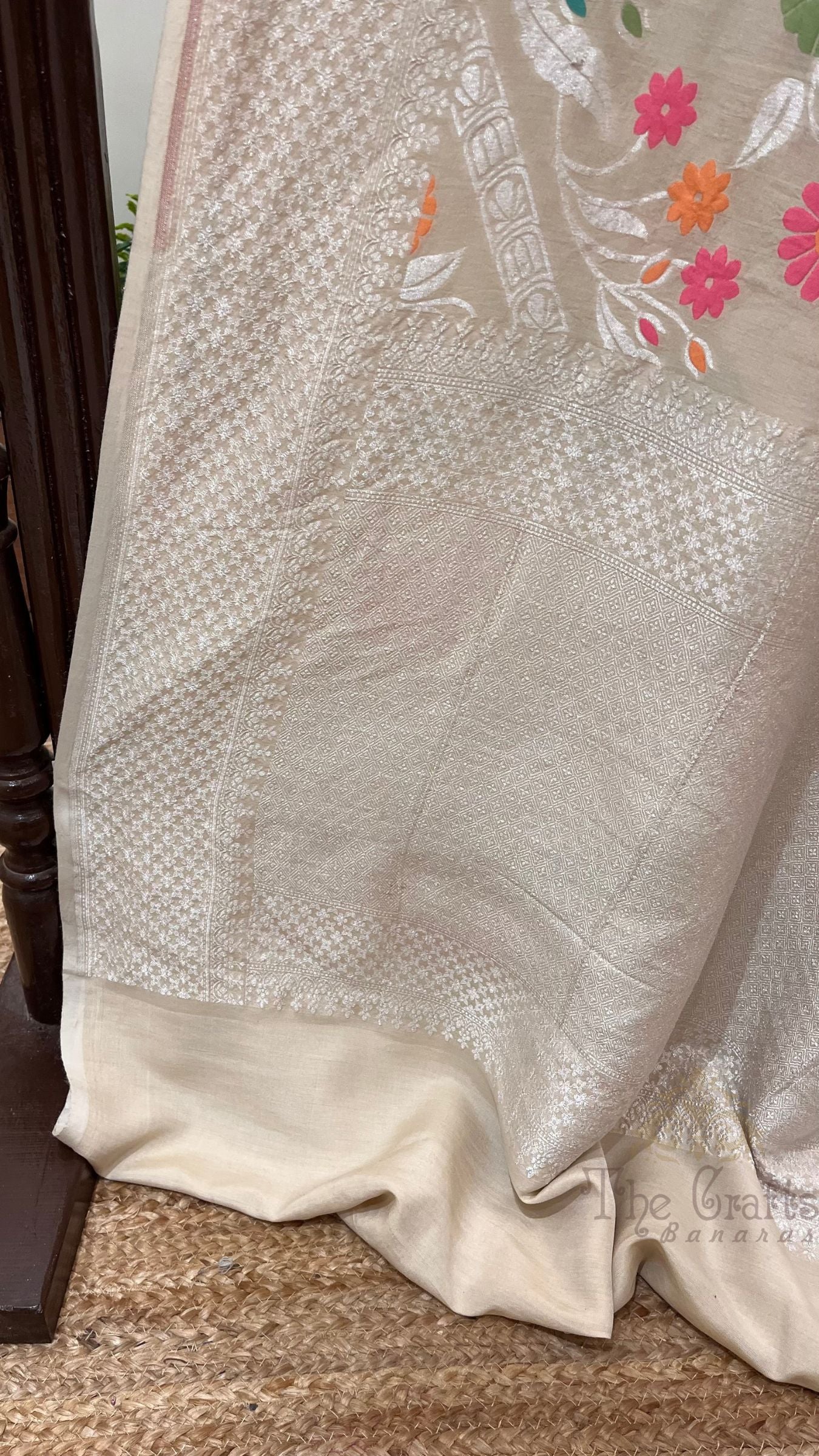 Pure Munga SIlk Handloom Banarasi Saree - Jaal With Meenakari