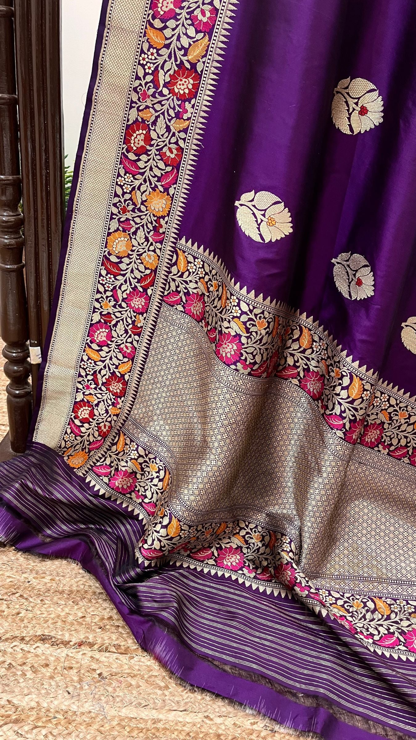 Pure Katan Silk Handloom Banarasi Saree - with kadhua meenakari motifs