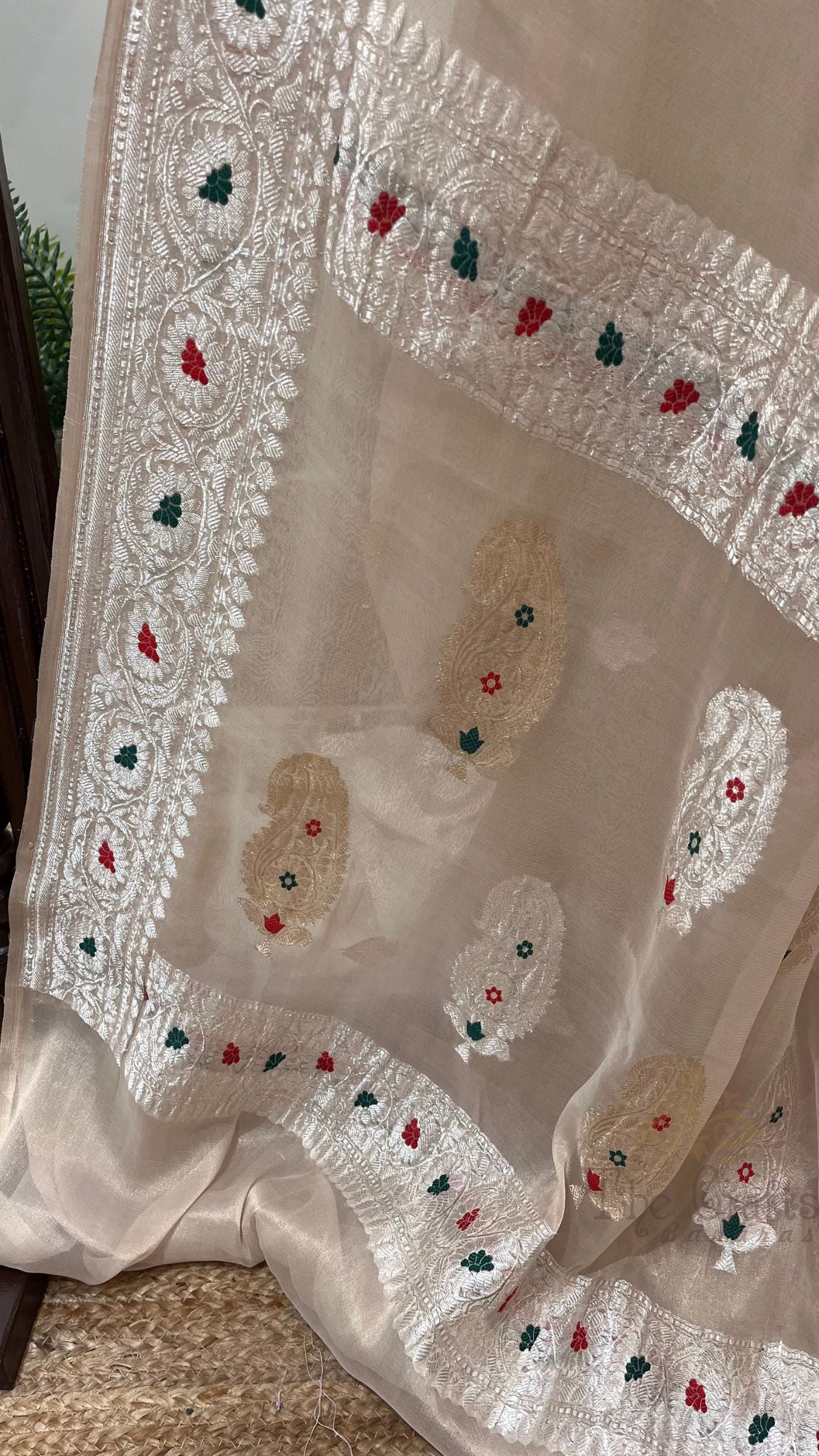 Tissue Georgette Handloom Banarasi Saree - with kadhua Meenakari Motifs