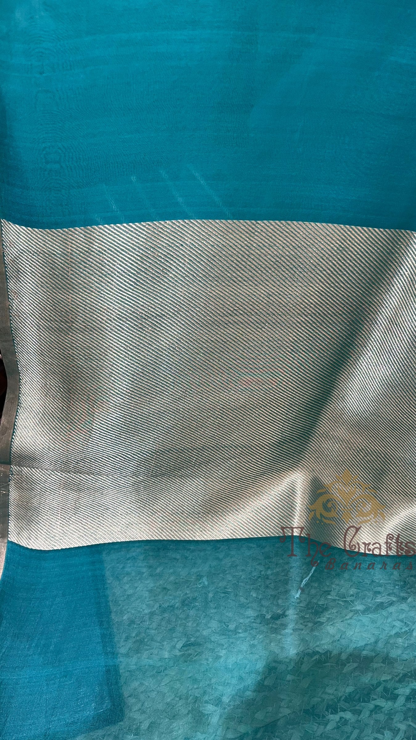 Pure Kora Silk Handloom Banarasi Saree - with kadhua motifs