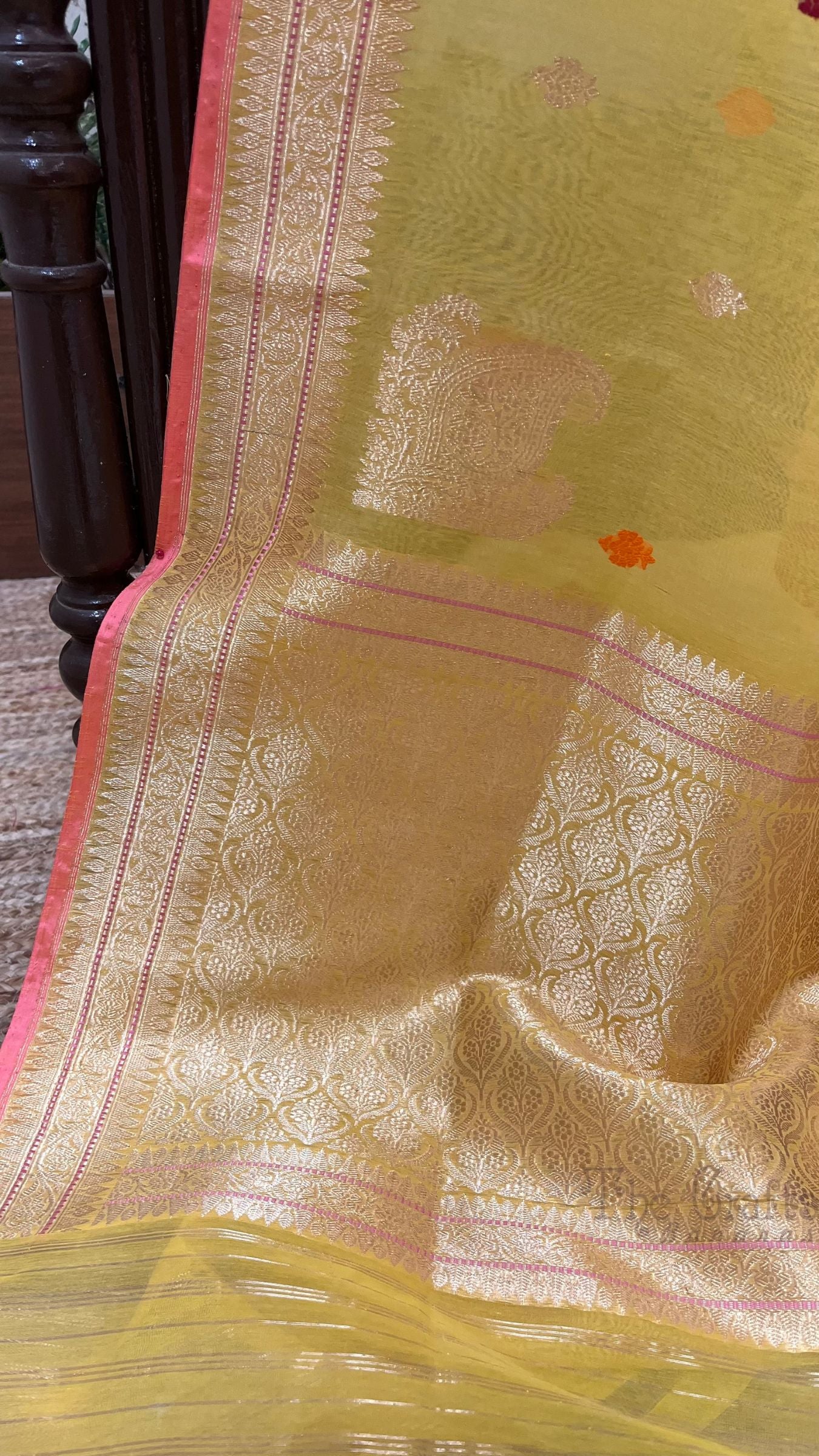 Pure Cotton Silk Handloom Banarasi Saree - with kadhua motifs