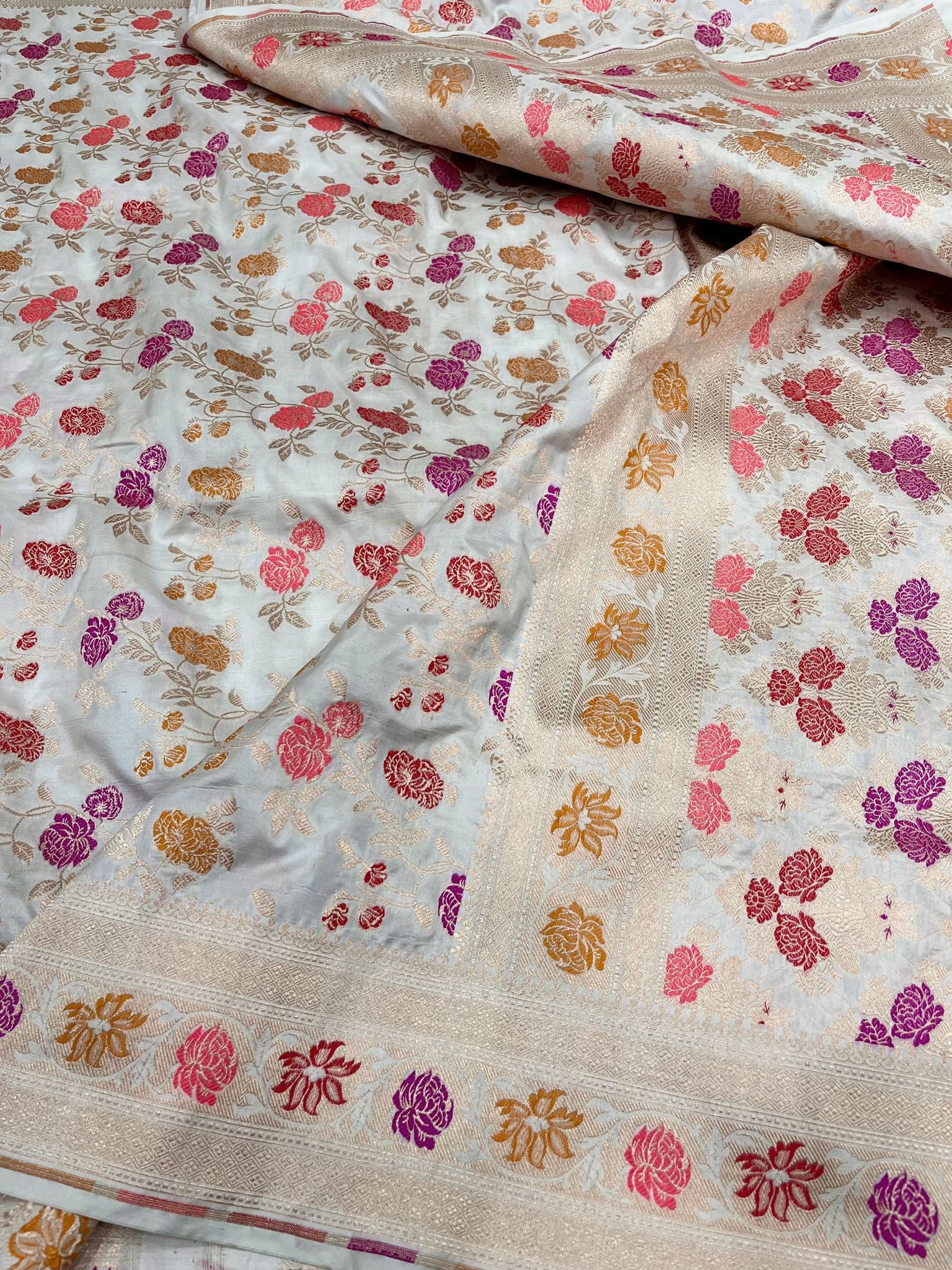 Pure Katan Silk Handloom Banarasi Saree - Jaal Work With Meenakari