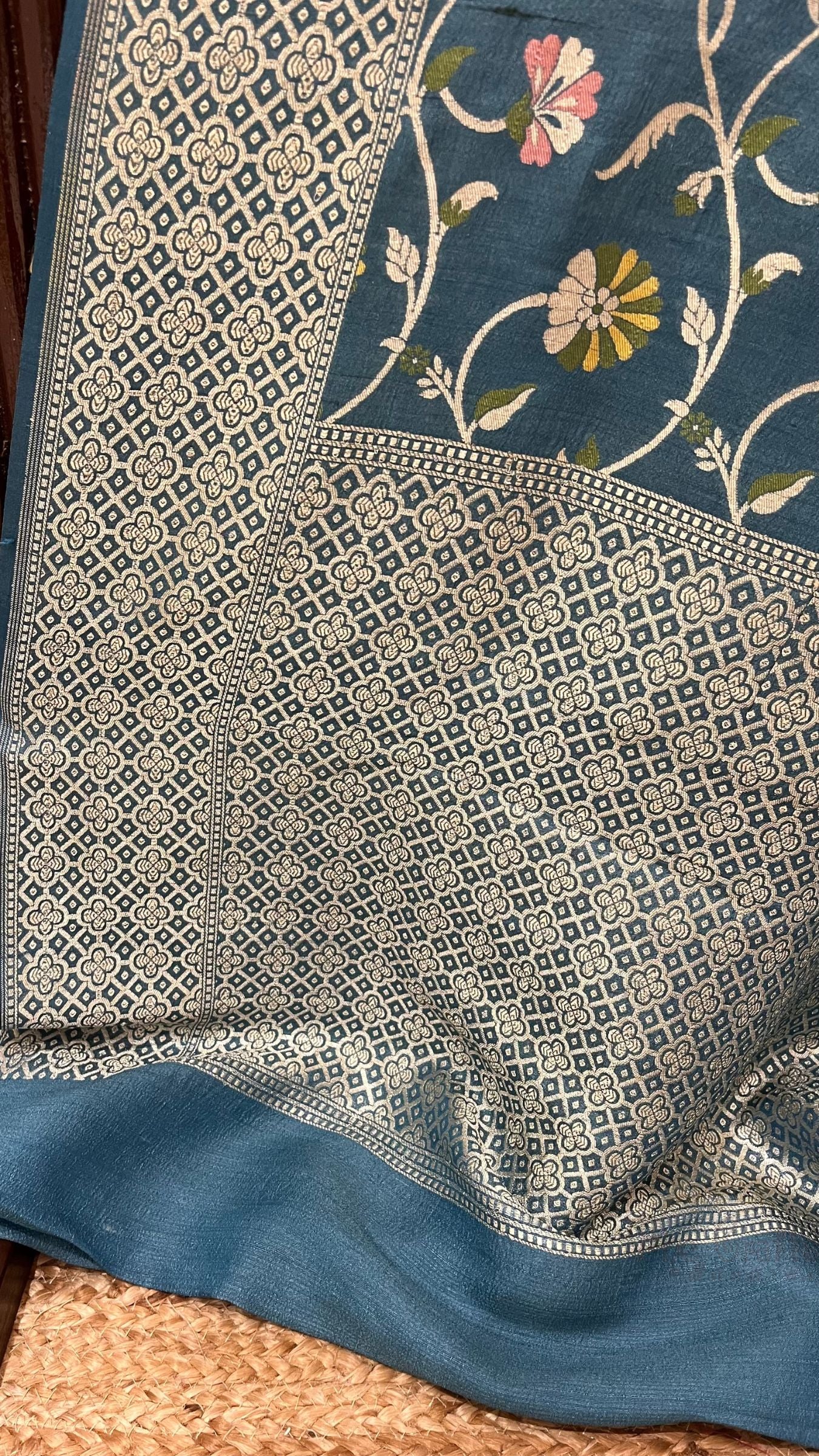 Tussar Georgette Handloom Banarasi Saree - Meenakari