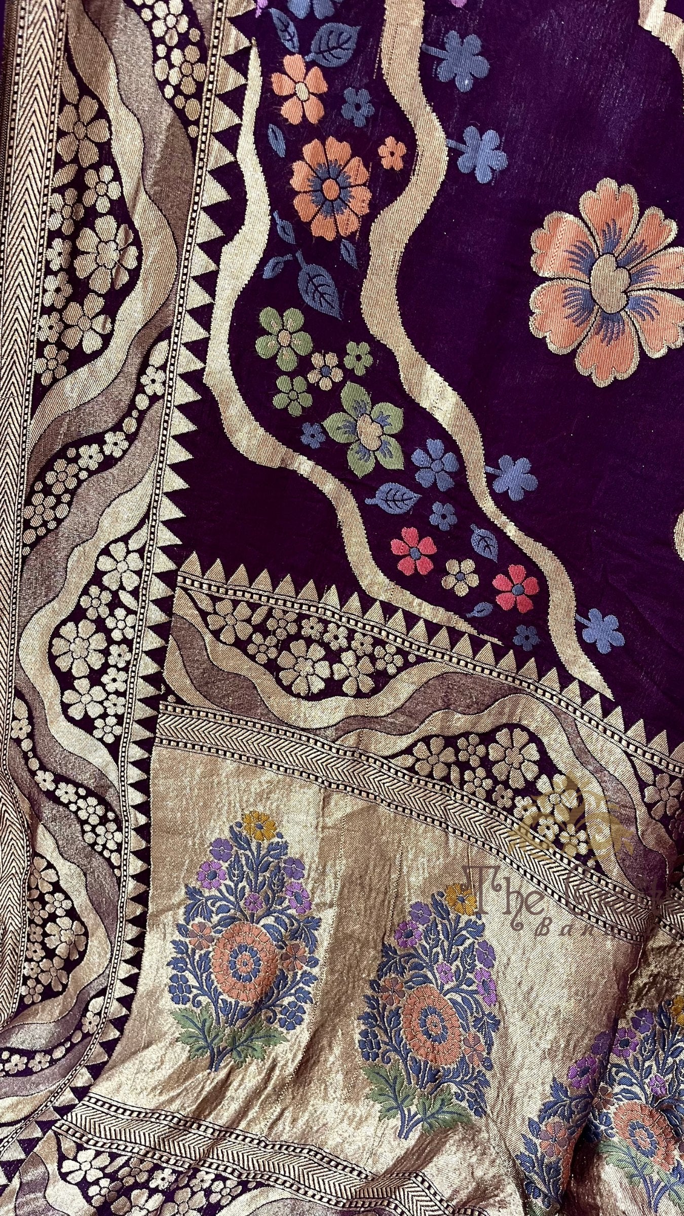 Khaddi Georgette Handloom Banarasi Saree - Jaal with Meenakari