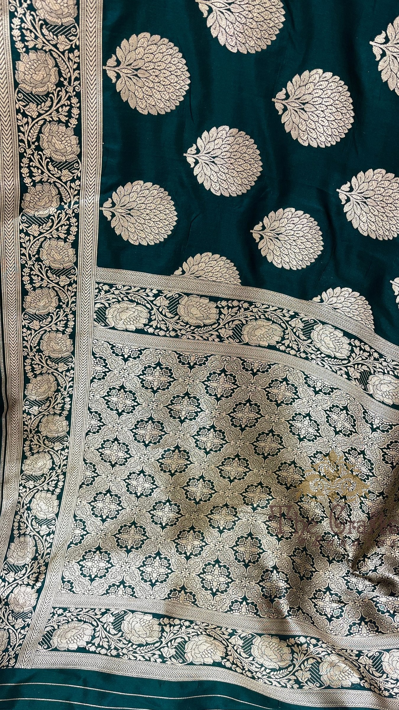 Pure Katan Silk Handloom Banarasi Saree - Buta weave