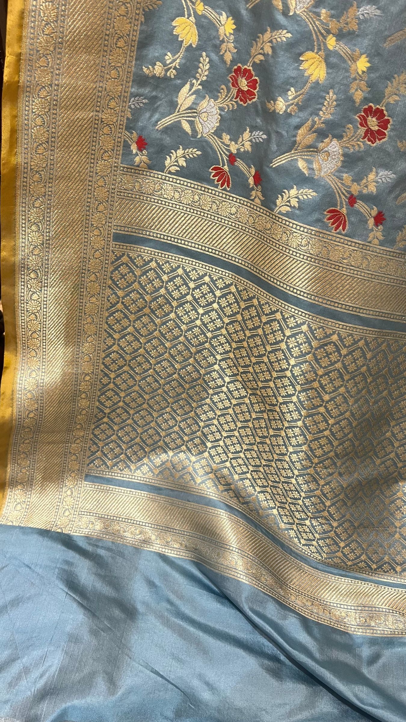 Pure Katan Silk Handloom Banarasi Saree - Jaal Work With Meenakari