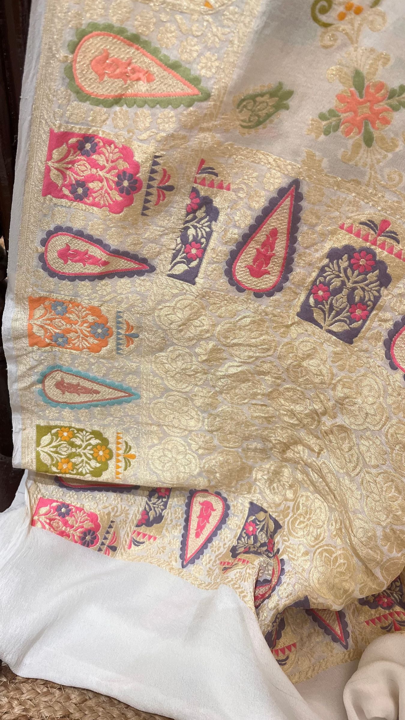 Khaddi Georgette Handloom Banarasi Saree - Jaal with Meenakari