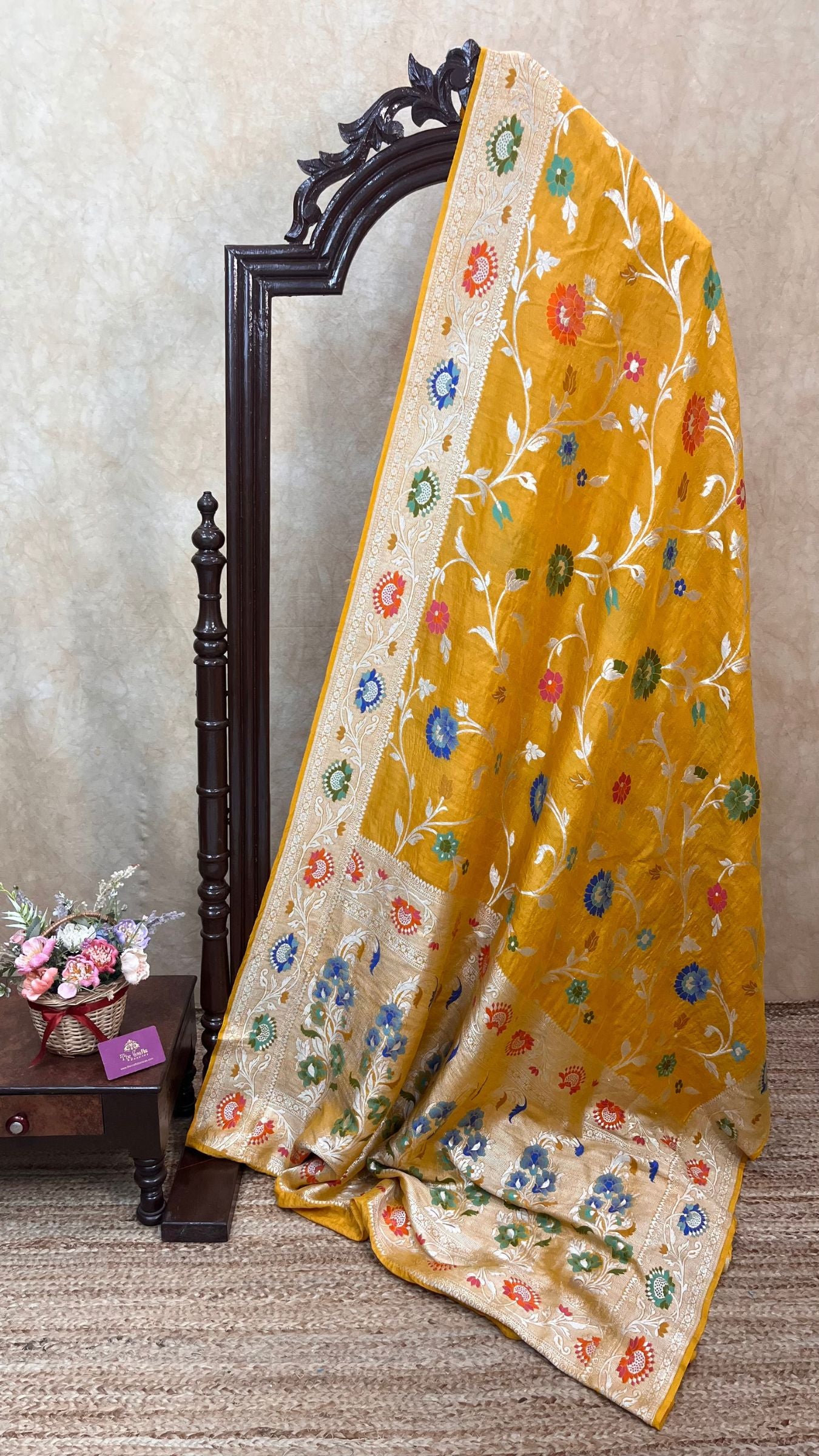 Tussar Georgette Handloom Banarasi Saree - Jaal with Meenakari