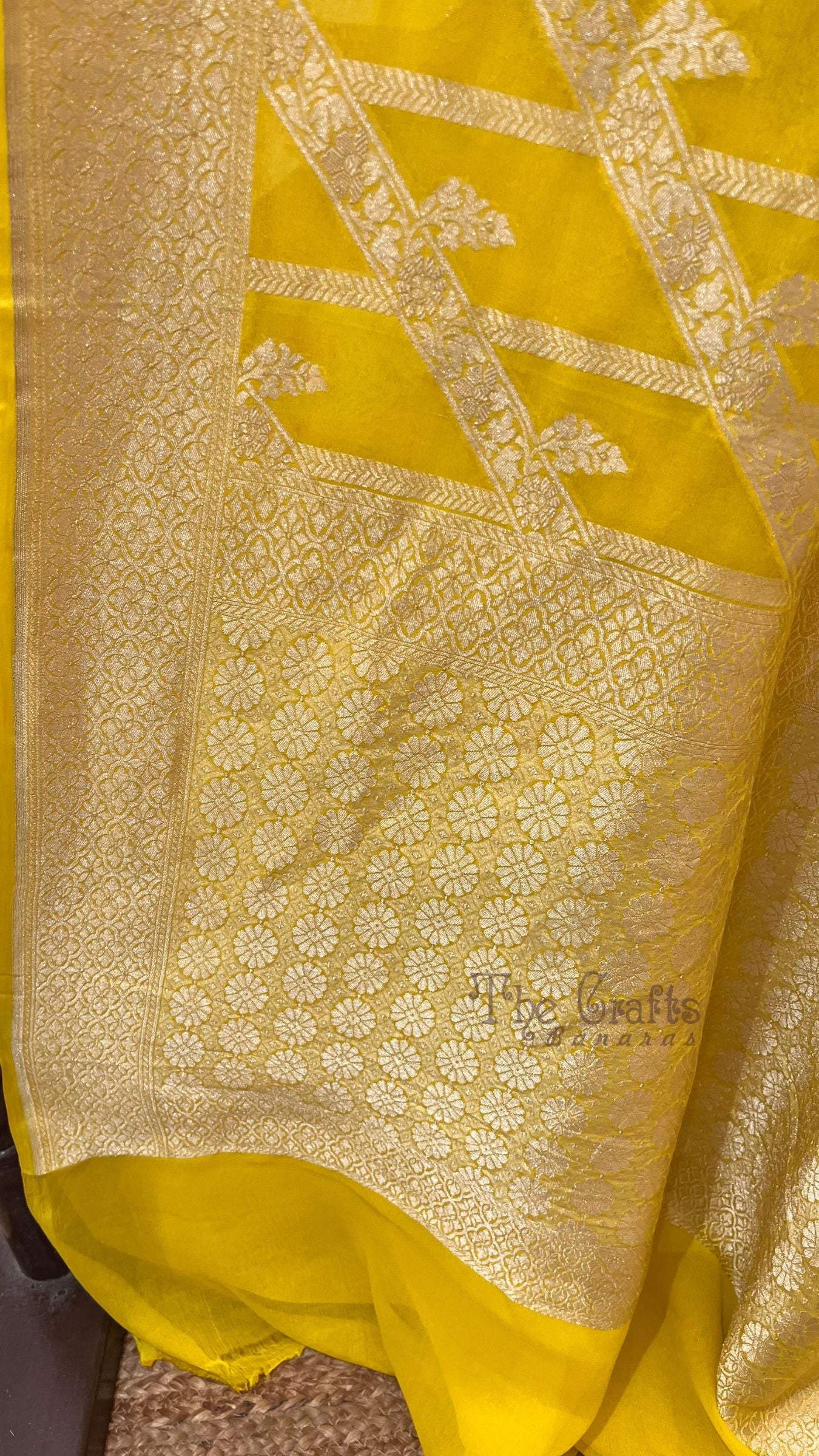 Khaddi Georgette Banarasi Saree - Water Zari