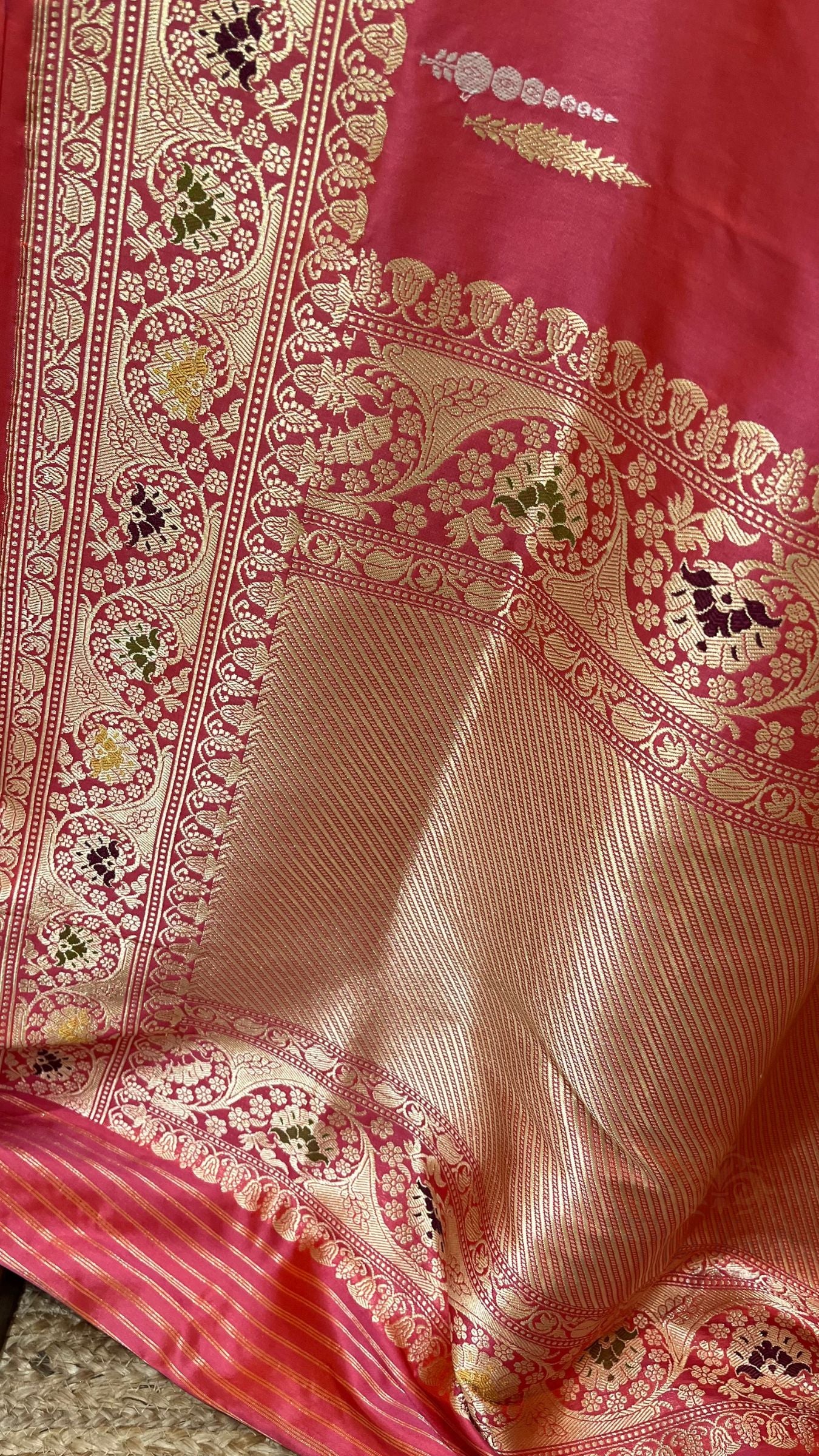 Pure Katan Silk Handloom Banarasi Saree - with sona rupa kadhua motifs