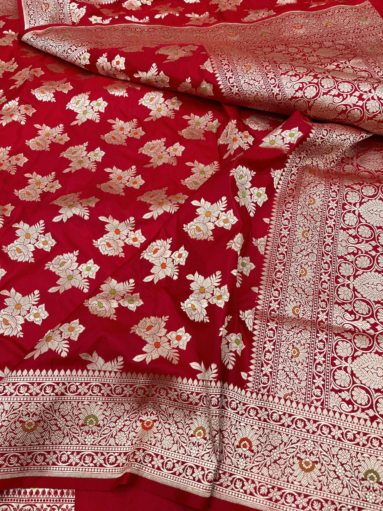 Pure Katan Silk Handloom Banarasi Saree - Jaal Work With Meenakari