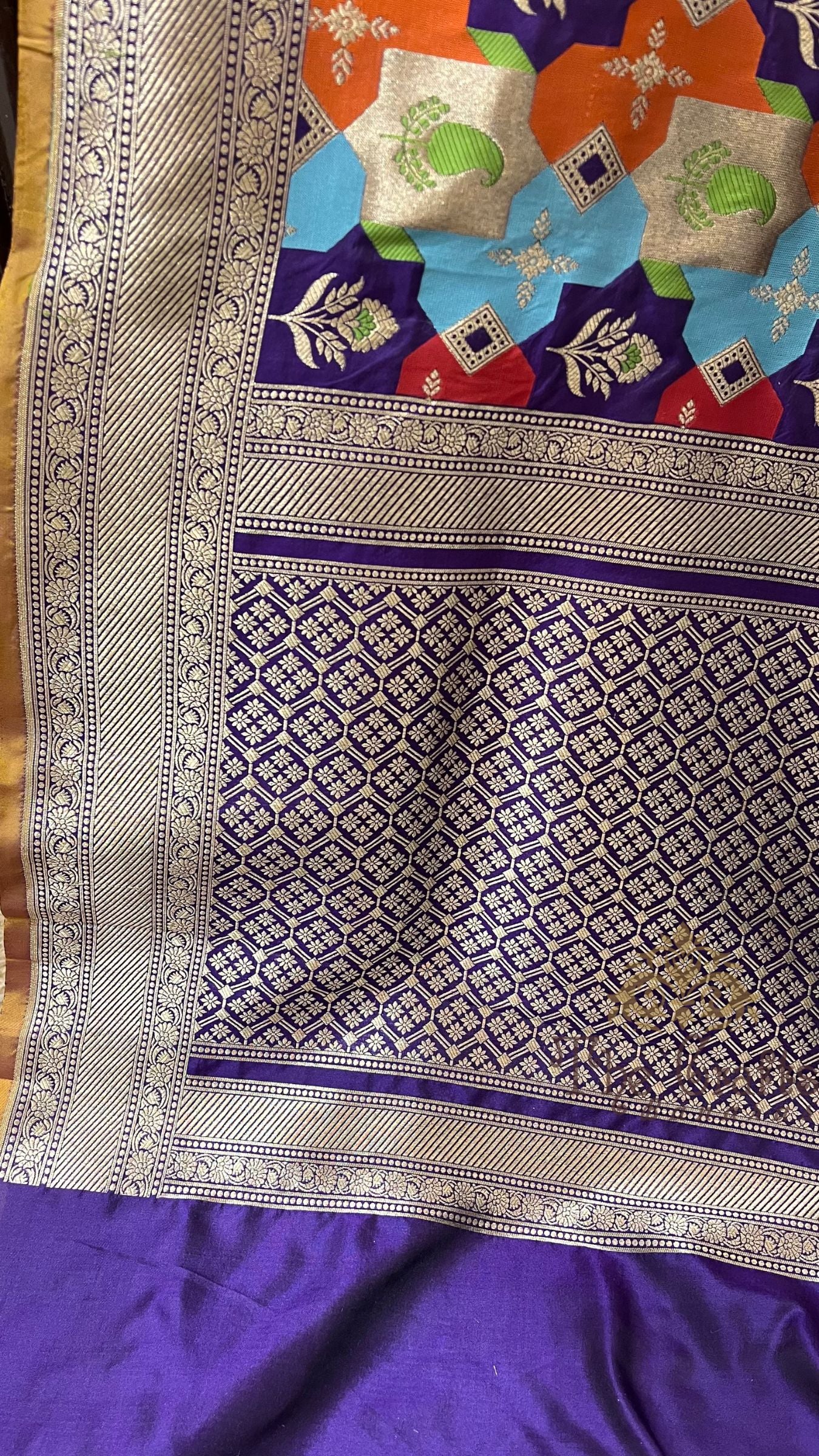 Rangkat Pure Katan Silk Handloom Banarasi Saree - Jaal work
