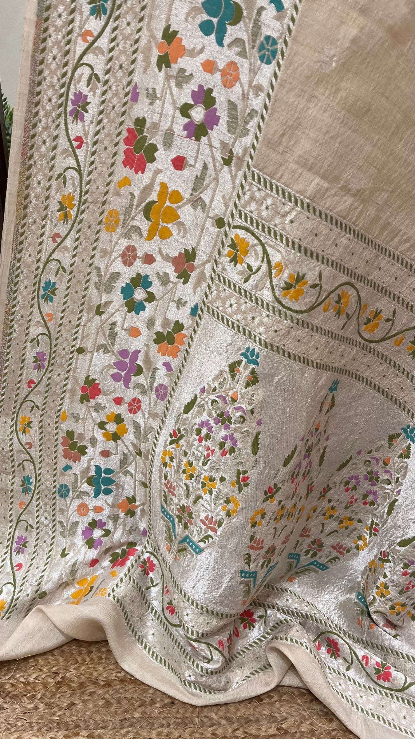 Tussar Georgette Handloom Banarasi Saree - Meenakari