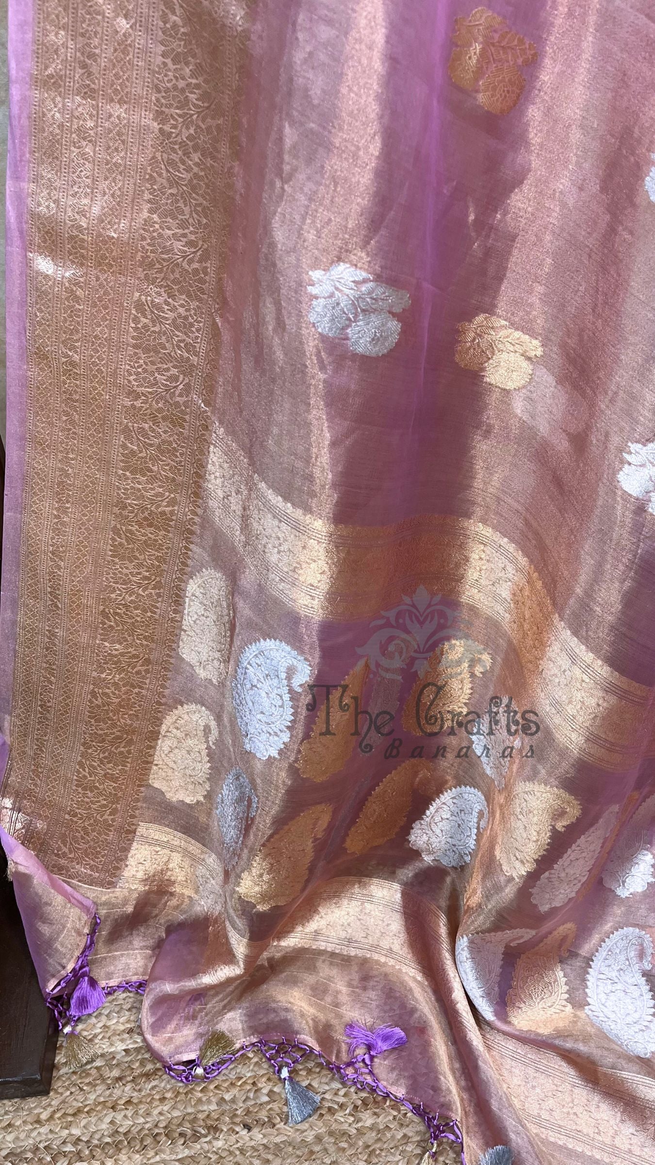 Pure Tissue Silk Handloom Banarasi Saree- Kadhua Motifs