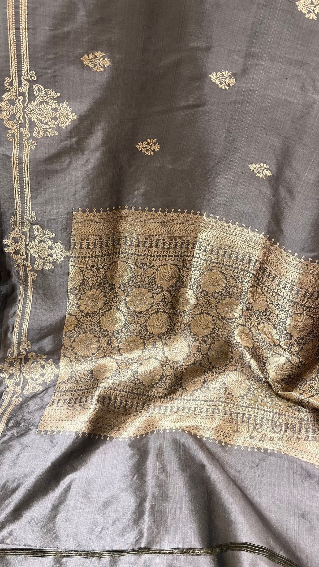 Pure Katan Silk Handloom Banarasi Saree - Kadhua Motifs
