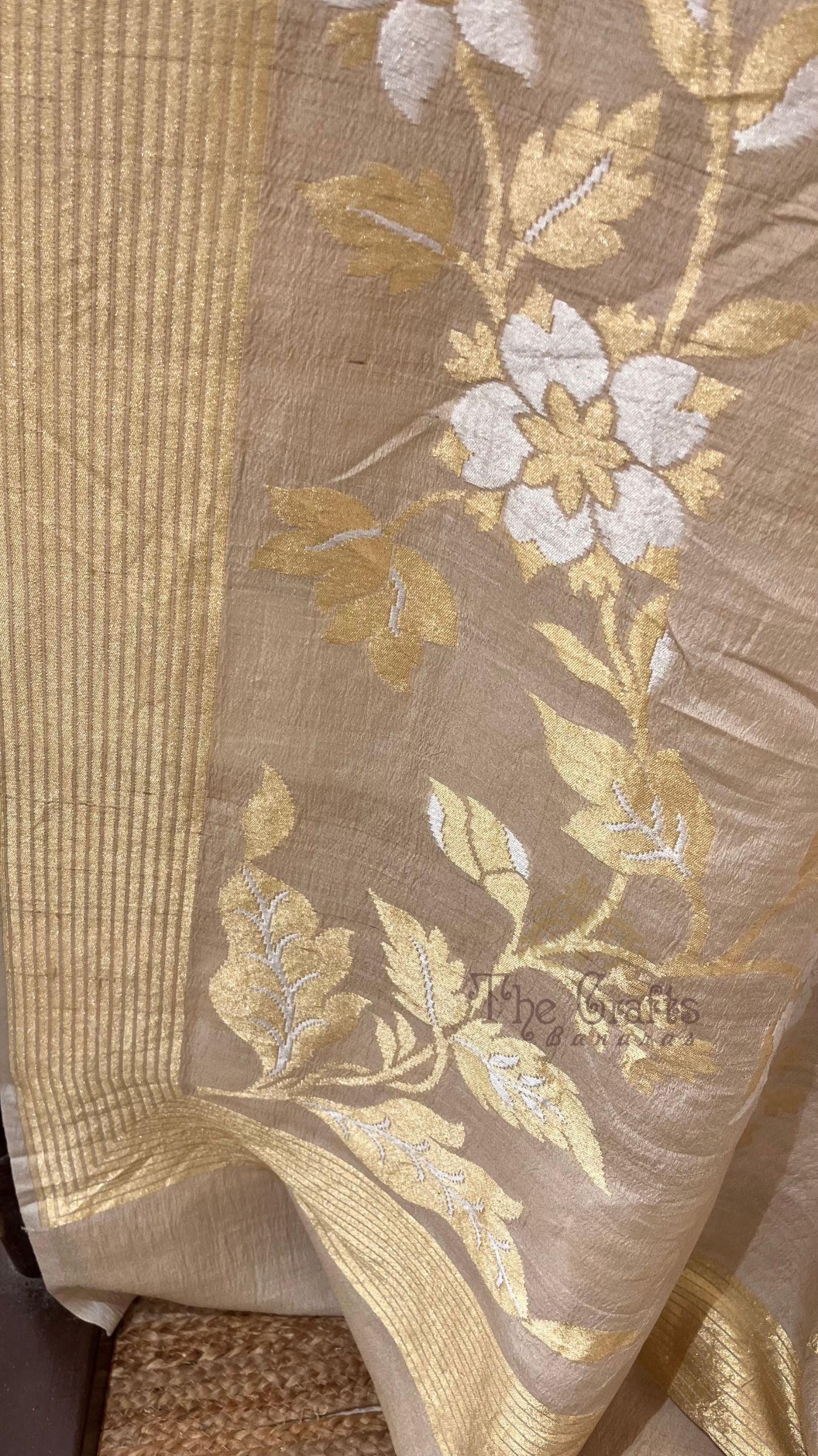 Tussar Georgette Handloom Banarasi Saree - Jaal with Meenakari