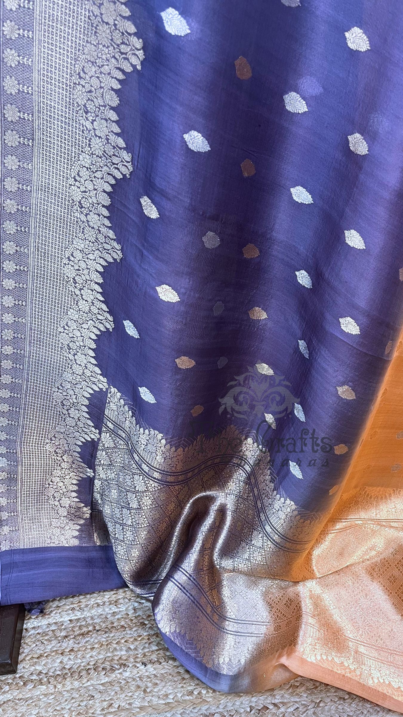 Pure Kora Silk Handloom Banarasi Saree - With Kadhua motifs
