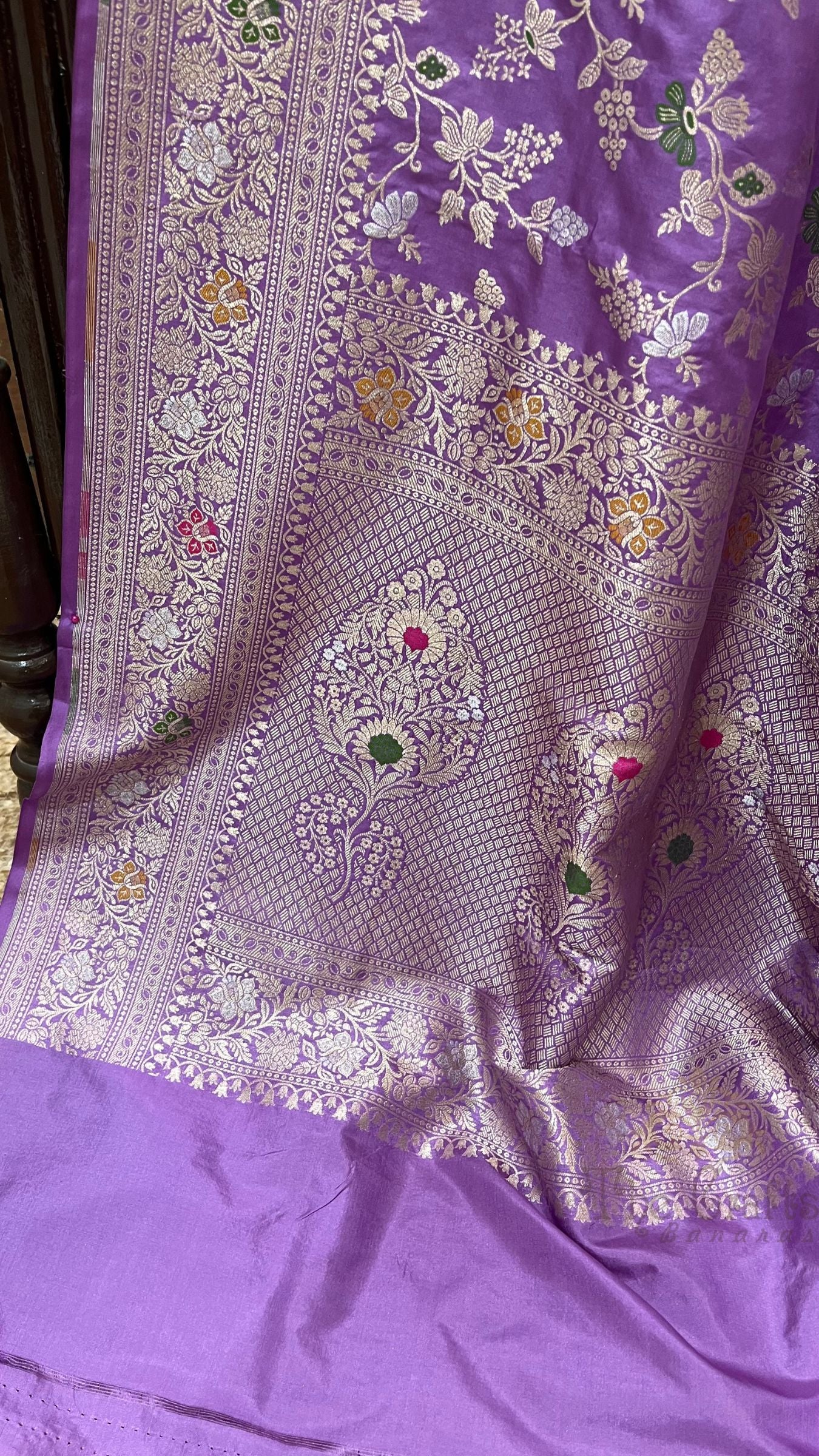 Pure Katan Silk Handloom Banarasi Saree - Jaal Work With Meenakari