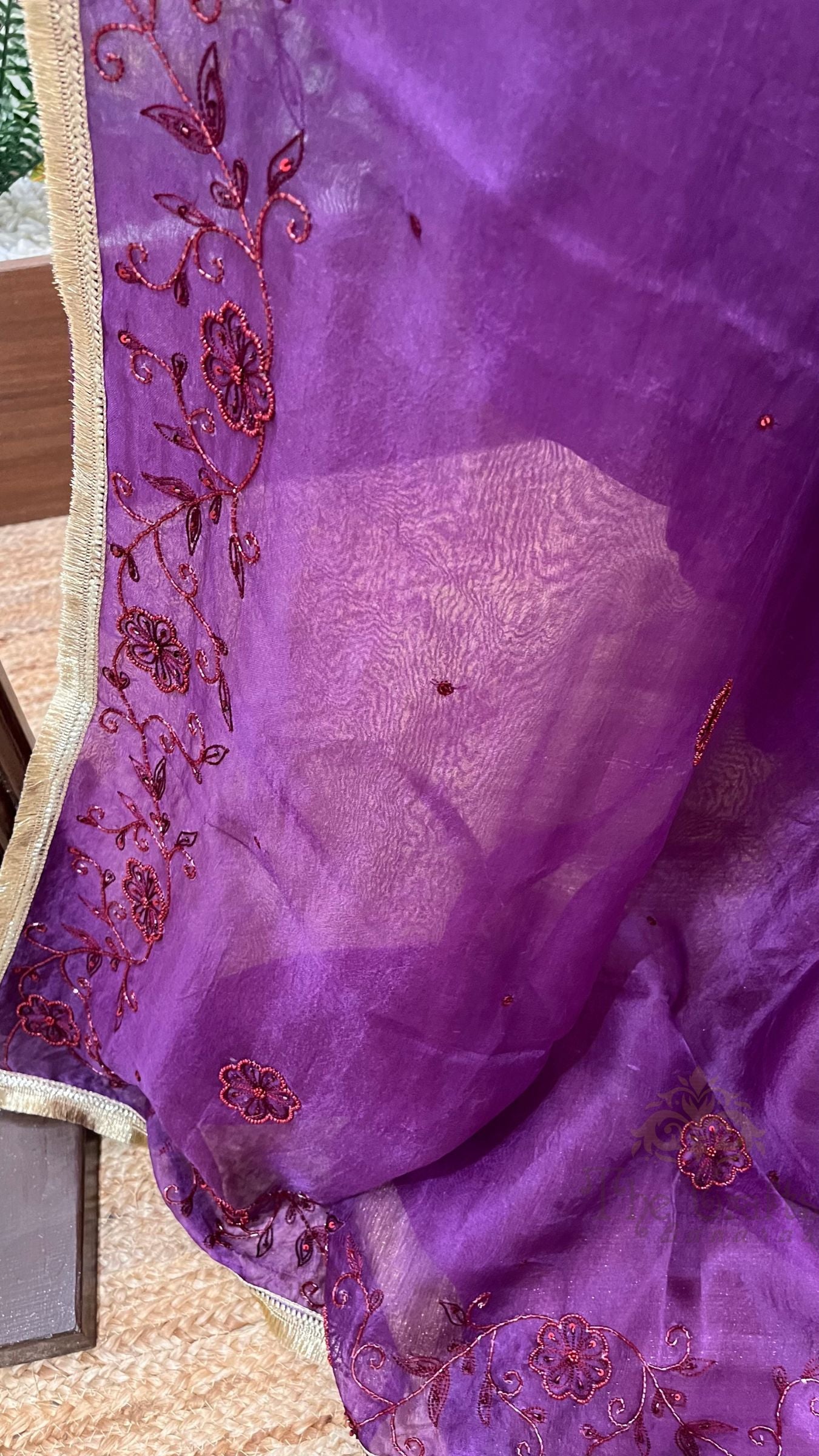 Pure Organza Silk Handloom Banarasi Saree - handwork motifs