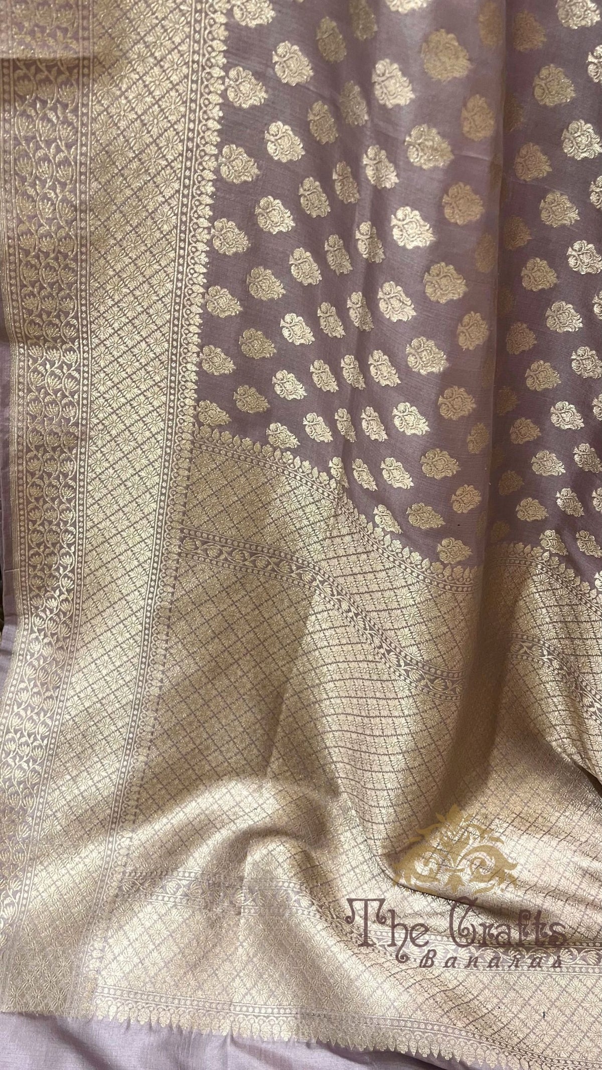 Pure Katan Silk Handloom Banarasi Saree - Jaal work