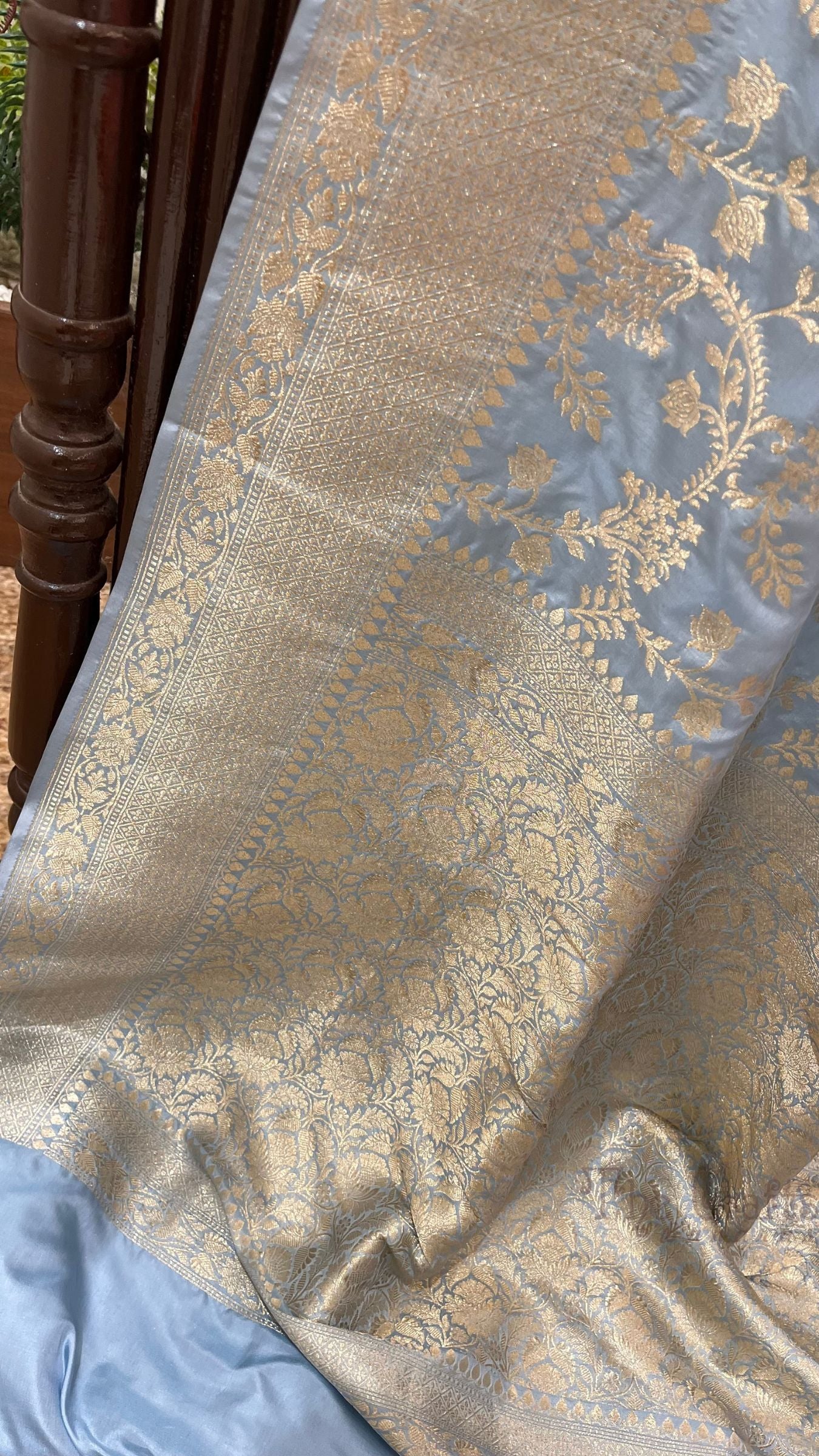 Pure Katan Silk Handloom Banarasi Saree - Jaal work