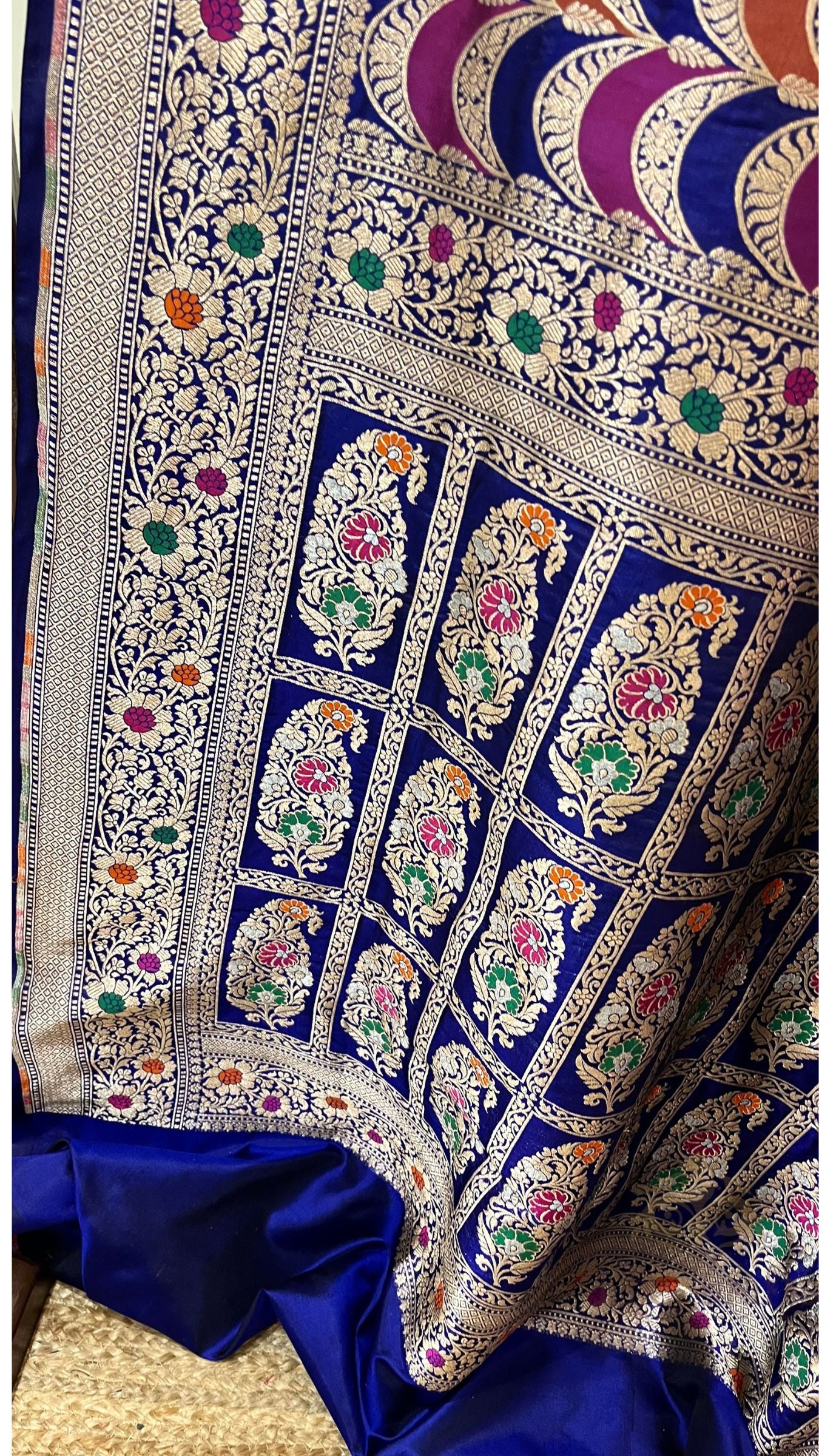 Rangkat Pure Katan Silk Handloom Banarasi Saree - Jaal with meenakari