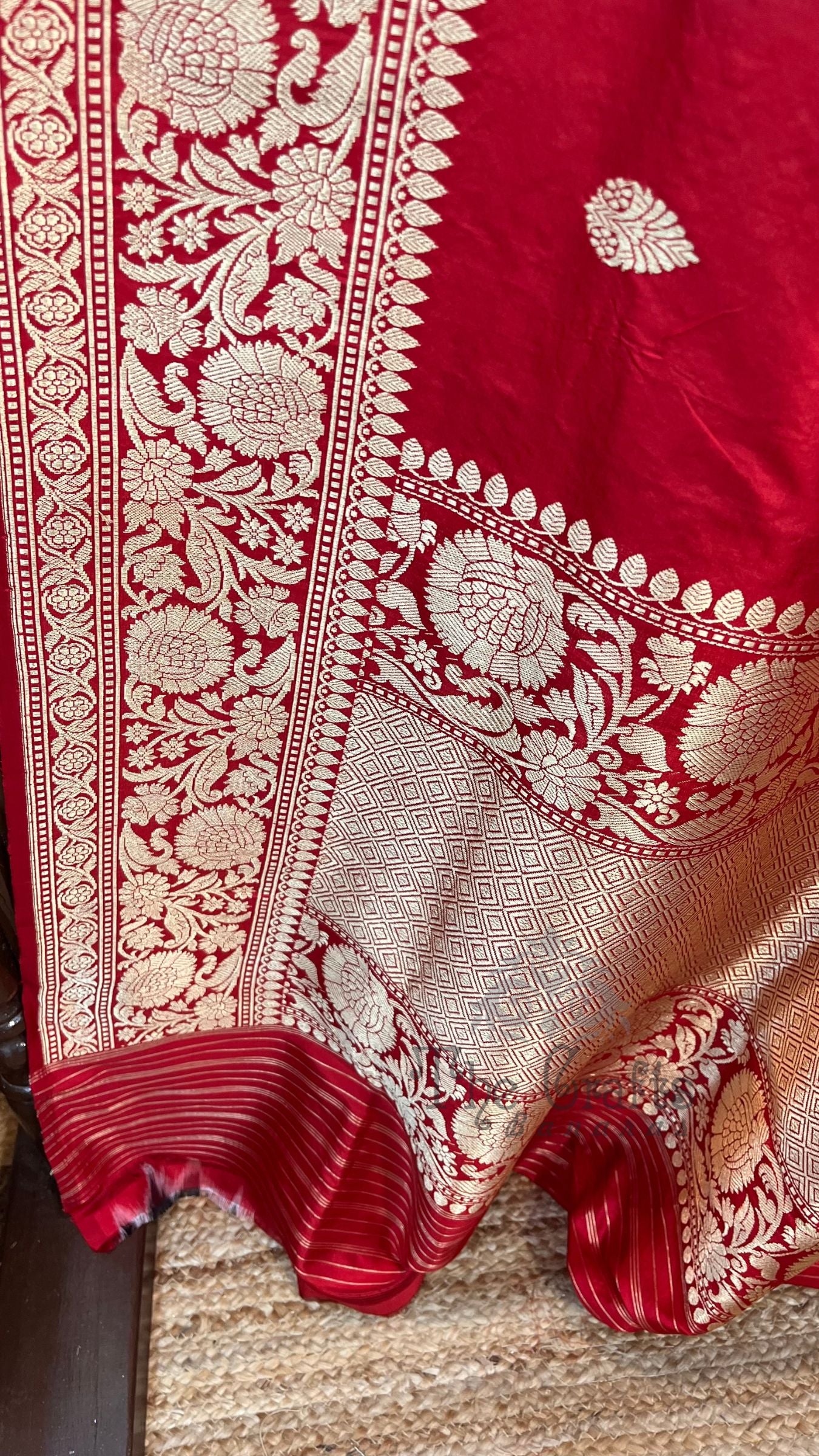 Pure Katan Silk Handloom Banarasi Saree - with sona rupa kadhua motifs