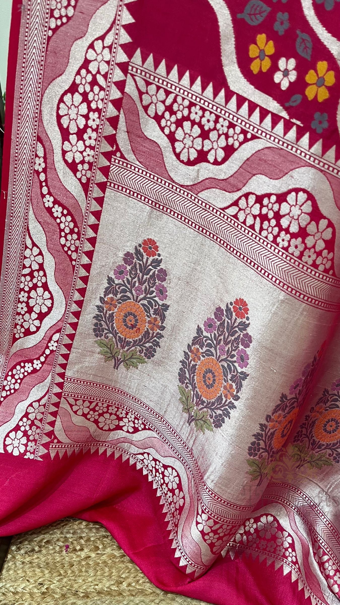 Khaddi Georgette Handloom Banarasi Saree - Jaal with Meenakari