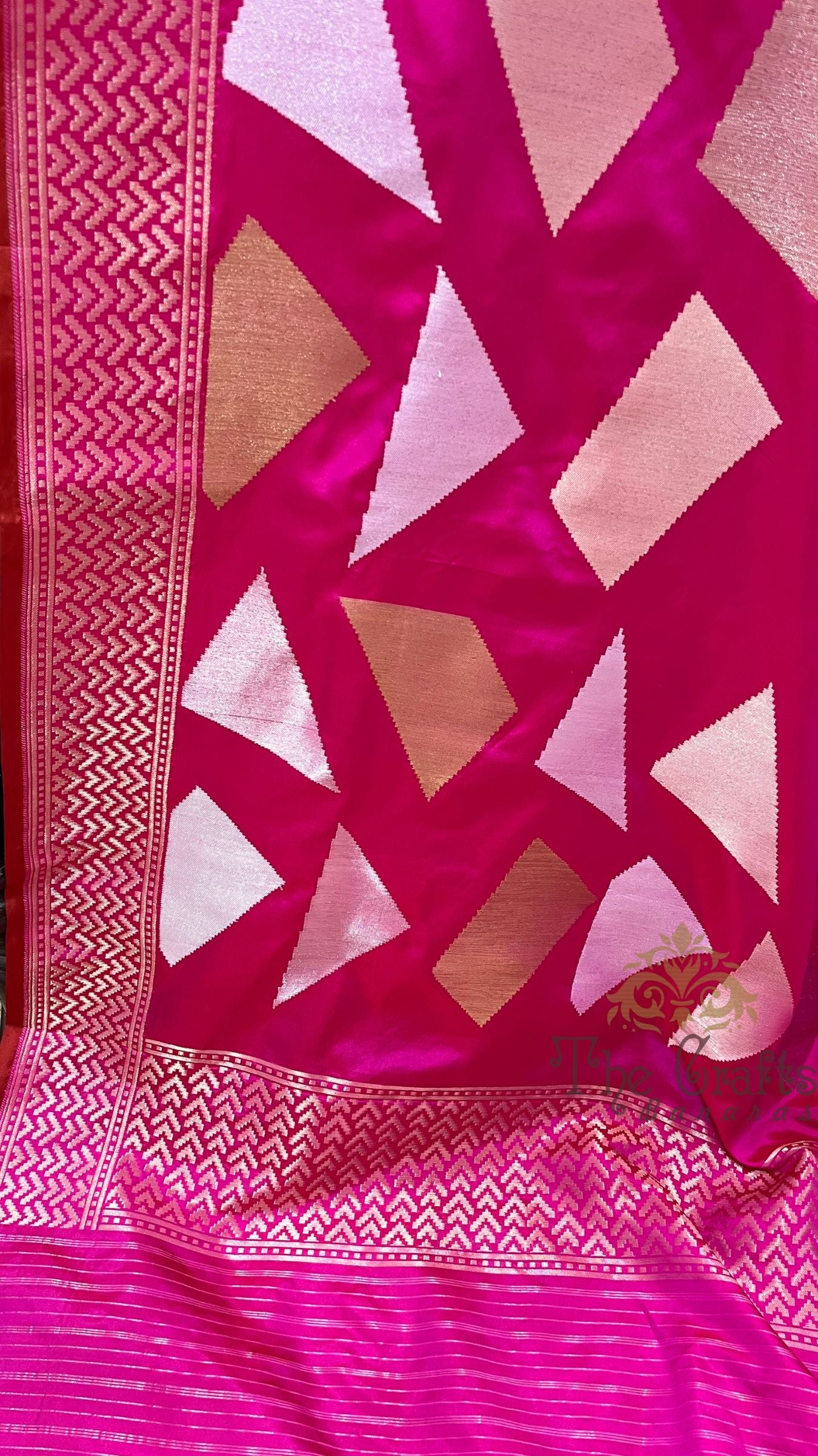 Pure Katan Silk Handloom Banarasi Saree - with sona rupa kadhua motifs