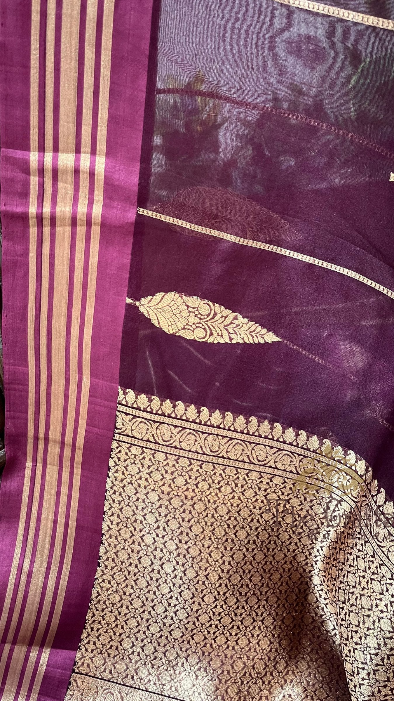 Pure Kora Silk Handloom Banarasi Saree - with kadhua motifs