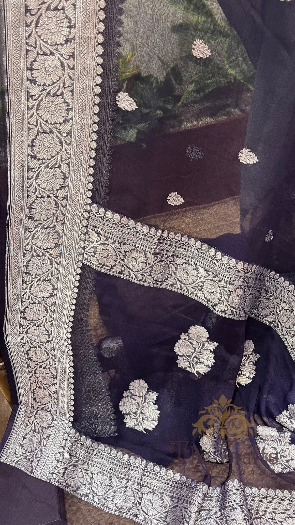 Pure Georgette Banarasi Handloom Saree - Silver Zari