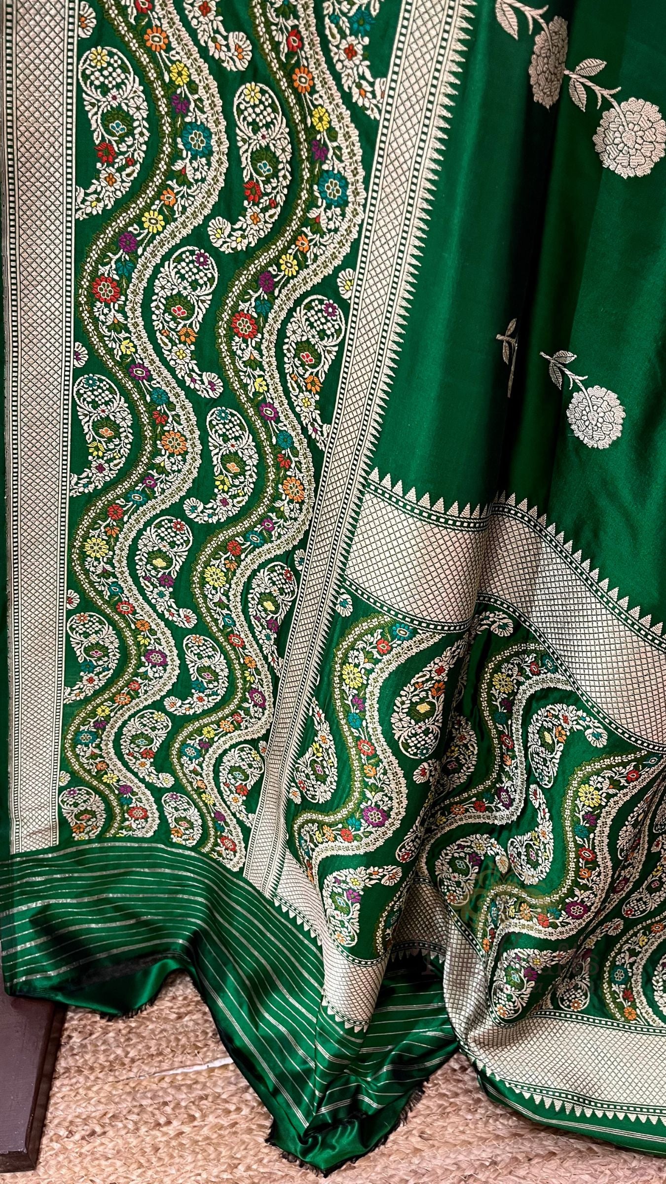 Pure Katan Silk Handloom Banarasi Saree - with Kadhua Meenakari Work