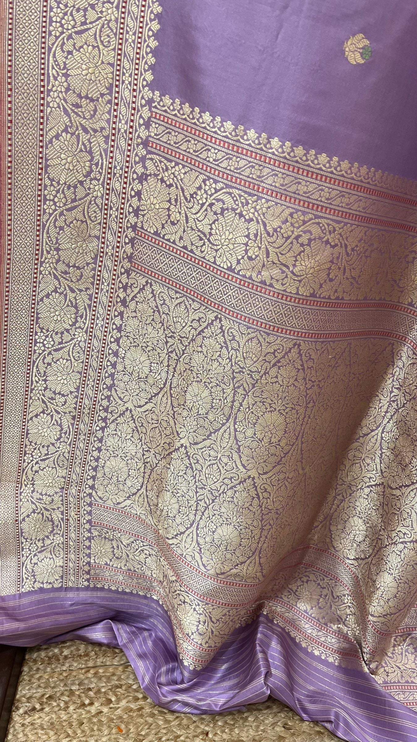 Pure Katan Silk Handloom Banarasi Saree - with kadhua meenakari motifs