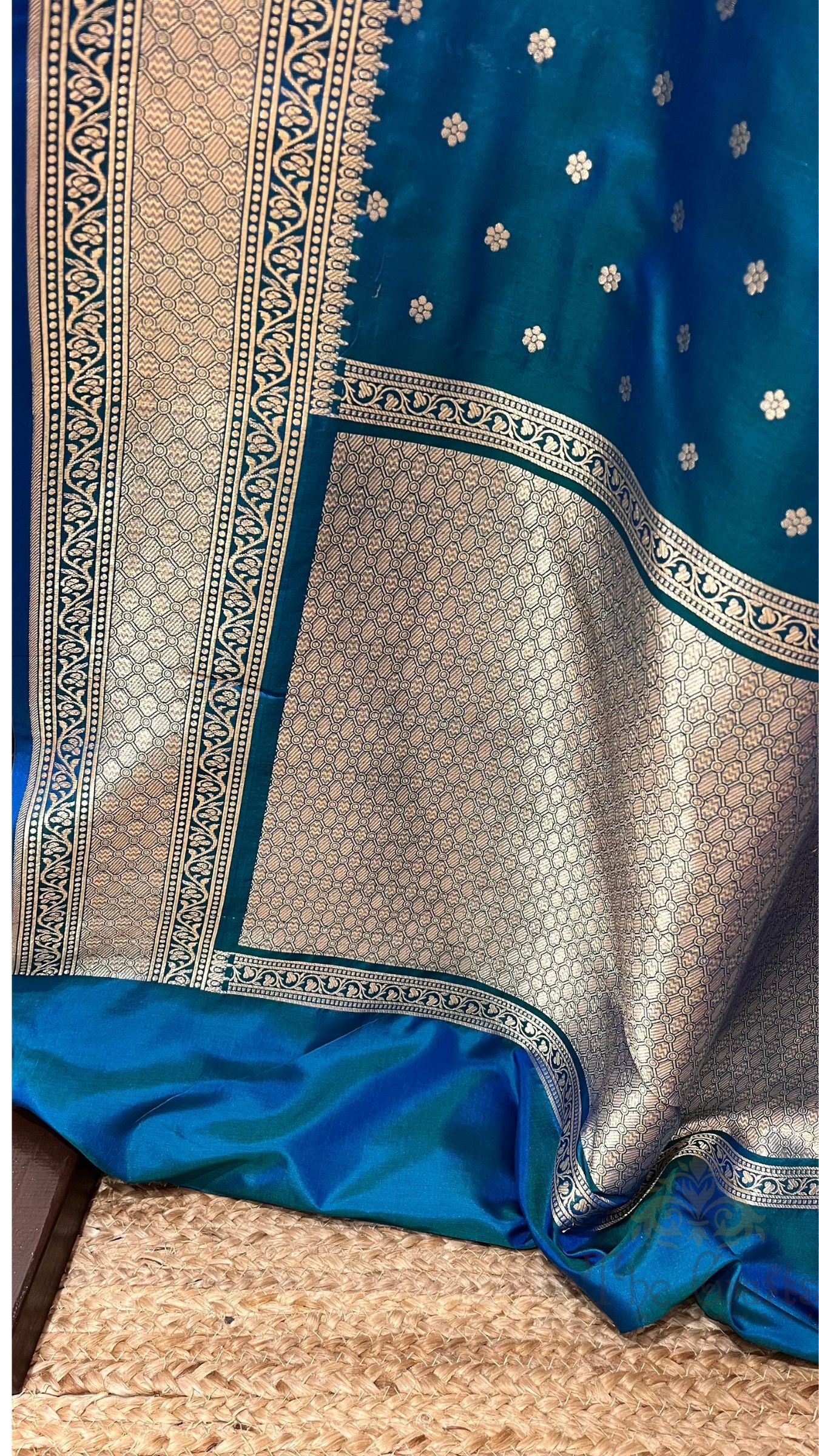 Pure Katan Silk Handloom Banarasi Saree - Chunri Buti