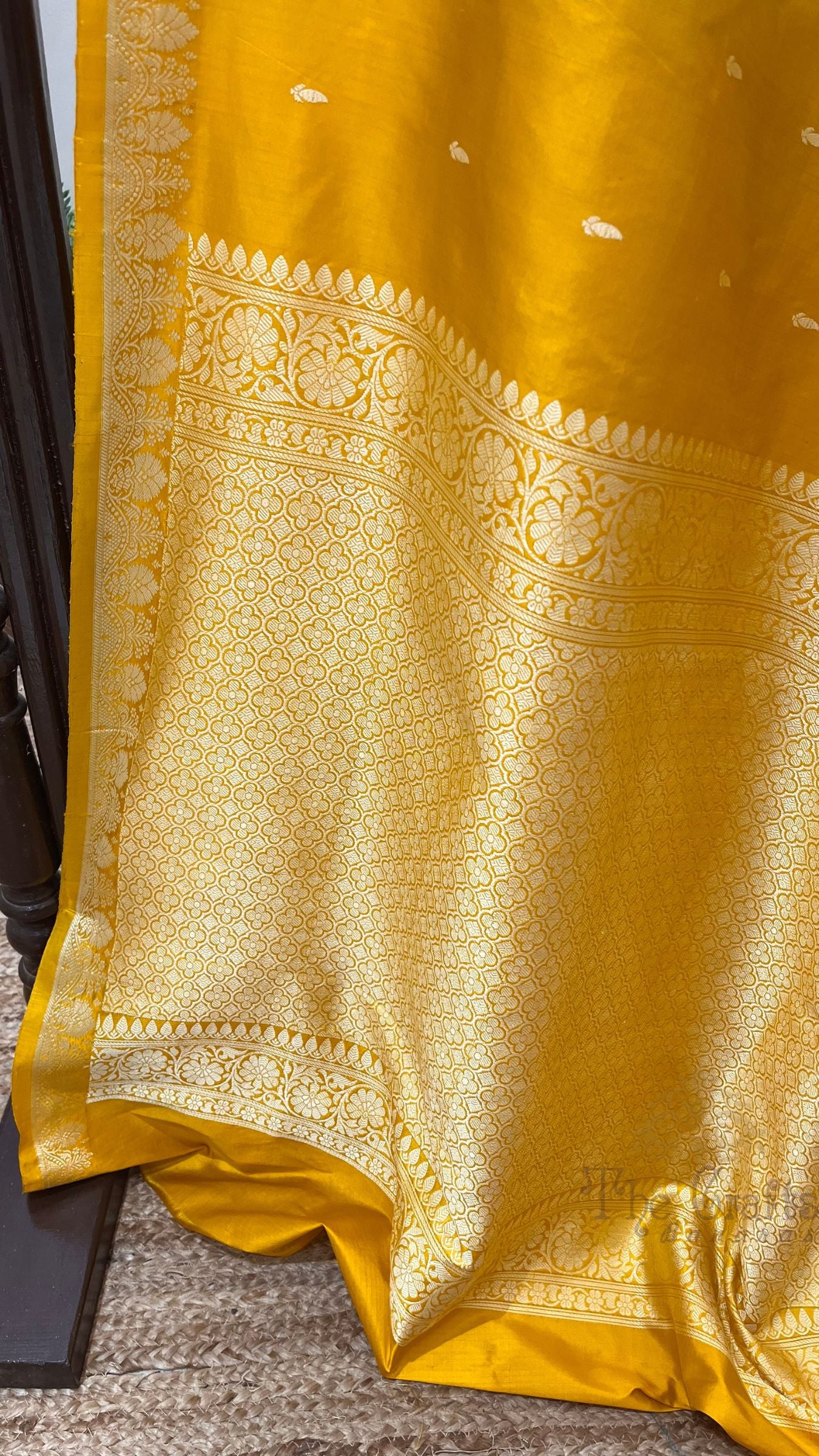 Pure Katan Silk Handloom Banarasi Saree - Resham Chunri Buti