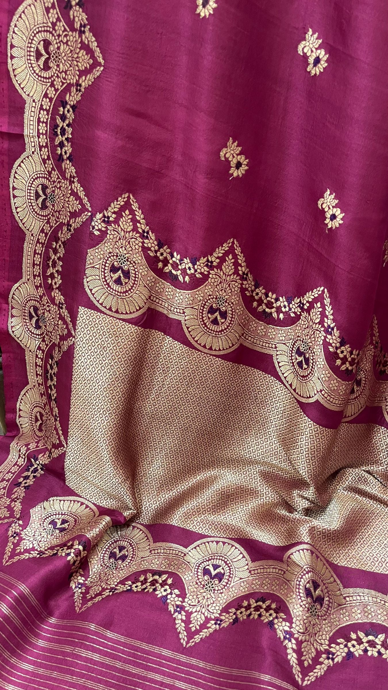Pure Katan Silk Handloom Banarasi Saree - with Kadhua Meenakari Motifs