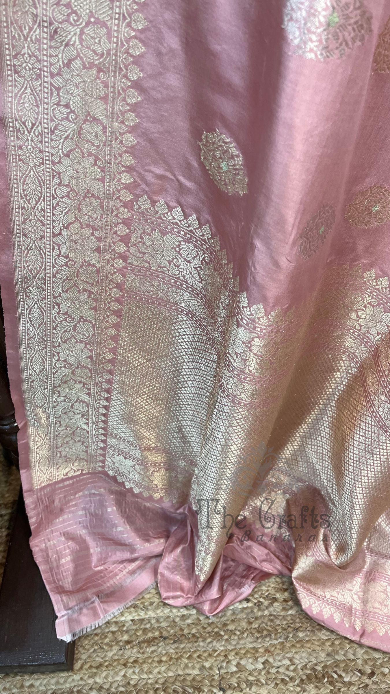 Pure Katan Silk Handloom Banarasi Saree - with kadhua meenakari motifs