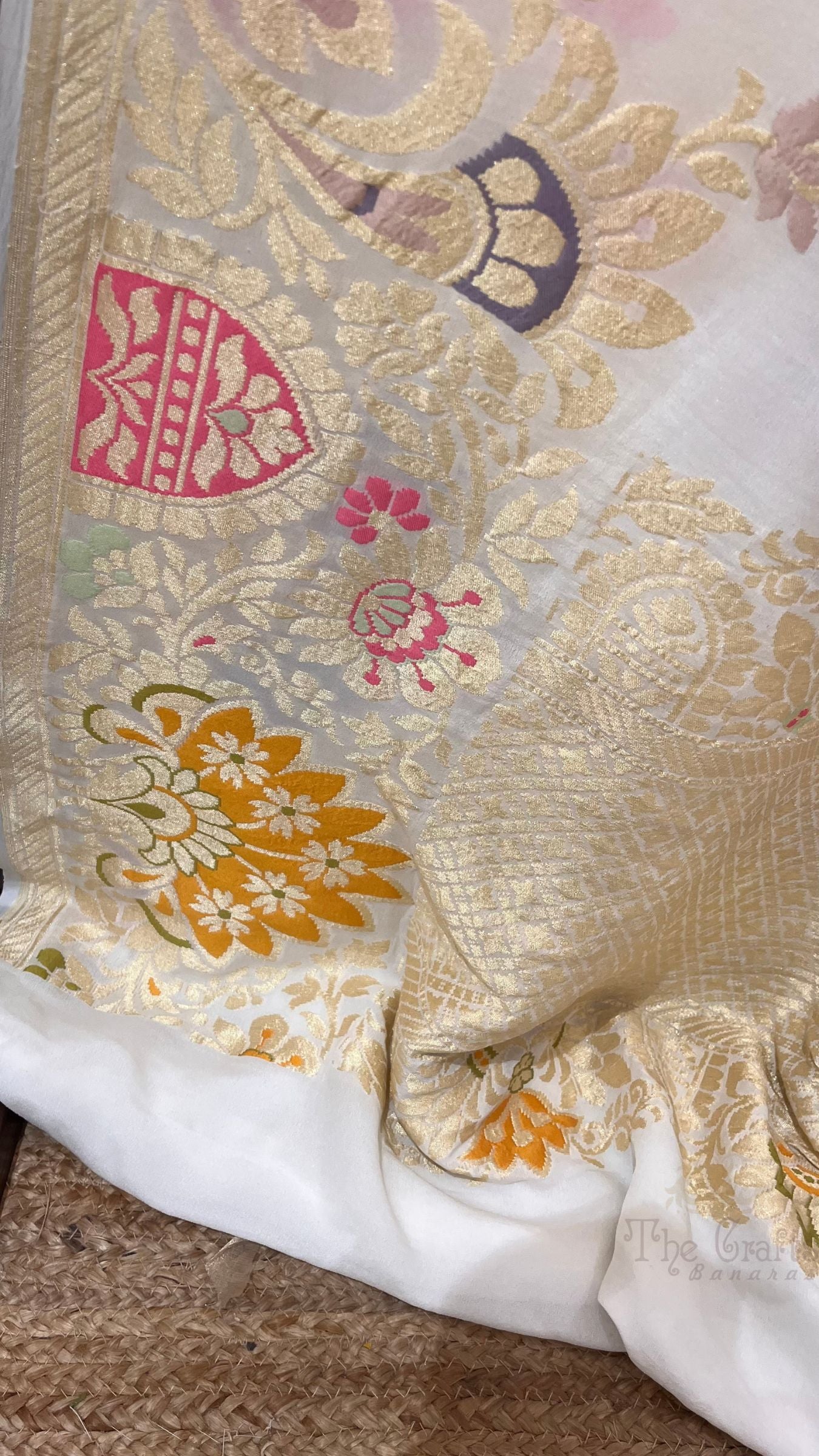 Khaddi Georgette Handloom Banarasi Saree - Jaal with Meenakari