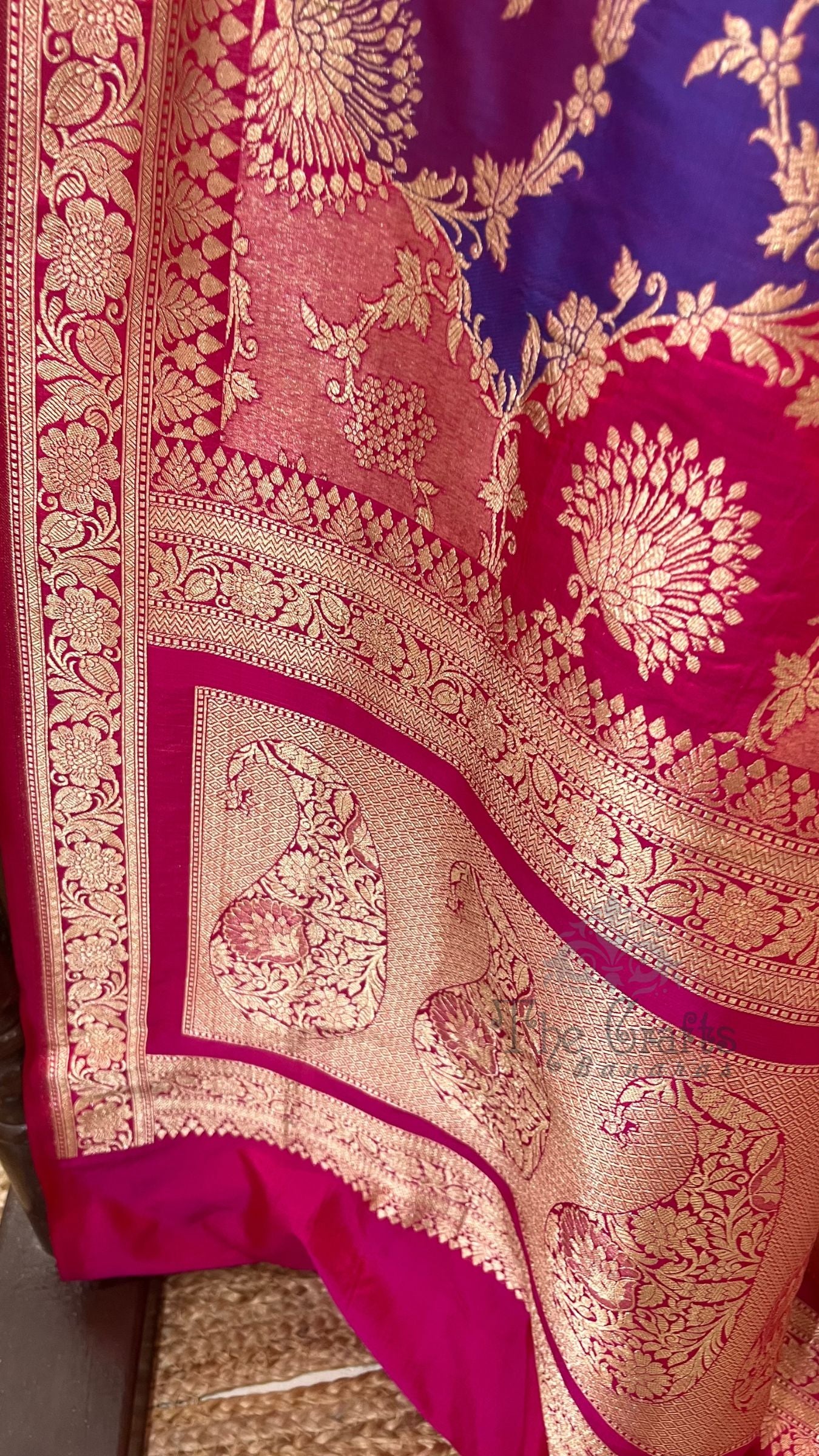 Rangkat Pure Katan Silk Handloom Banarasi Saree - Jaal Work With Meenakari